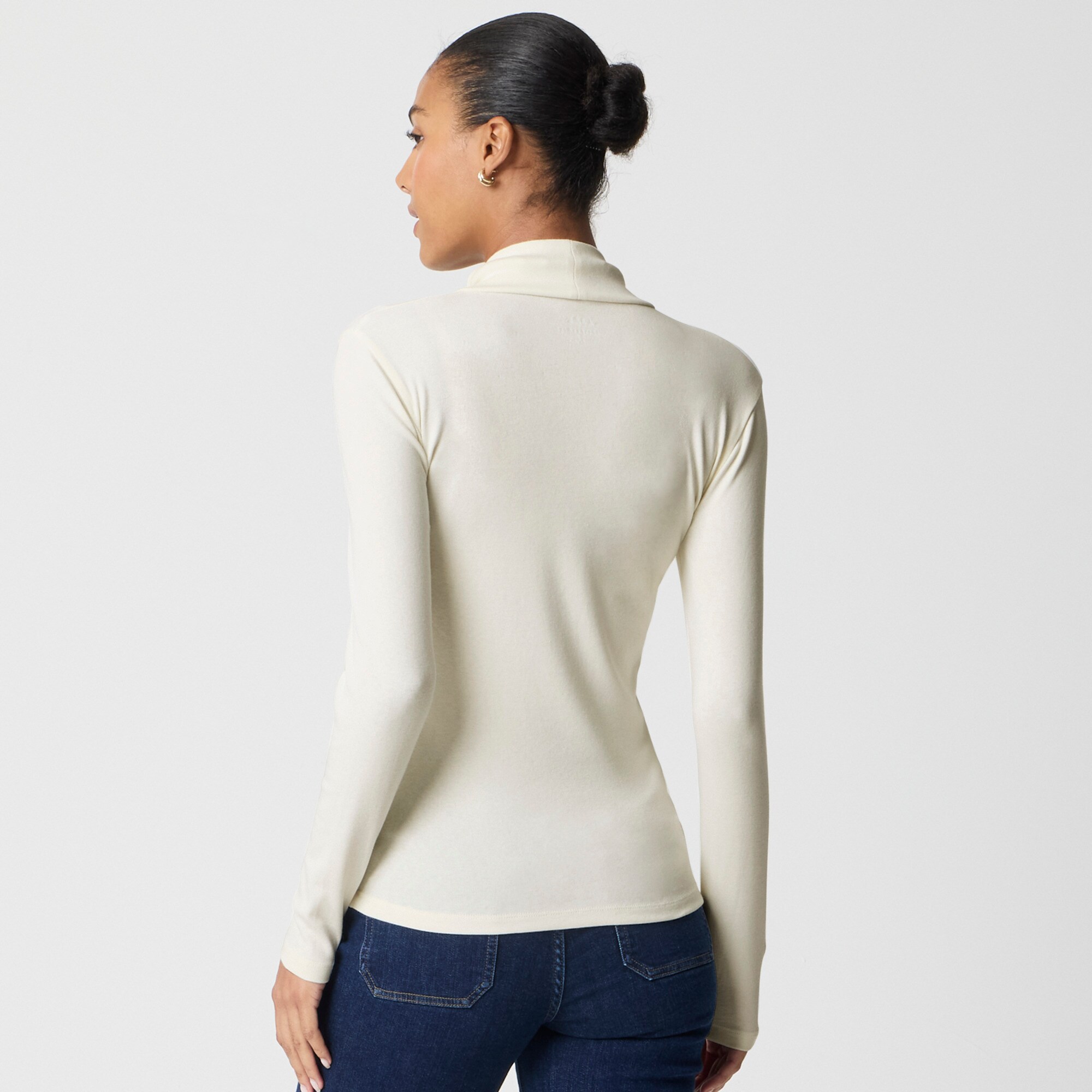Long-sleeve everyday mockneck tee