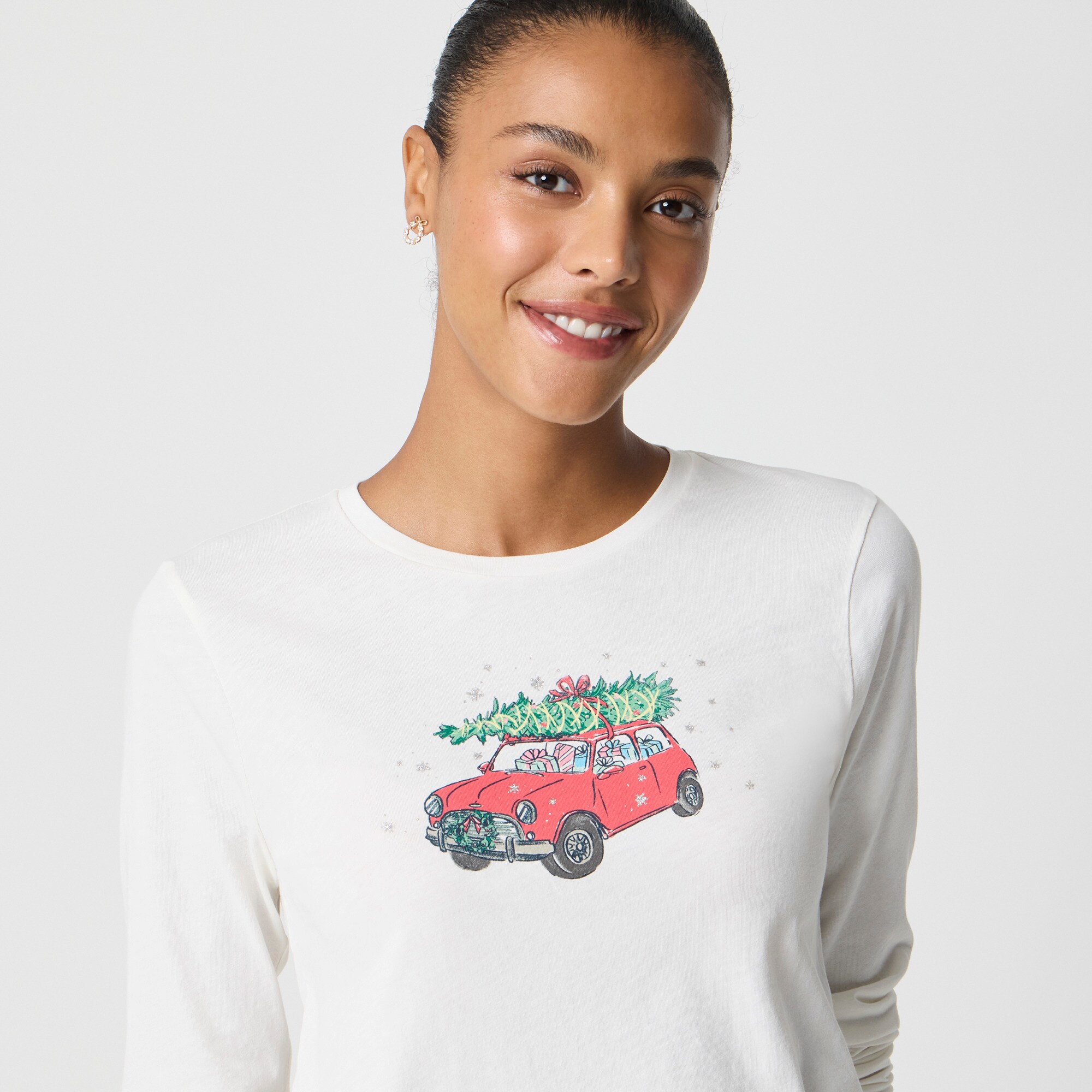 Long-sleeve gifts graphic tee