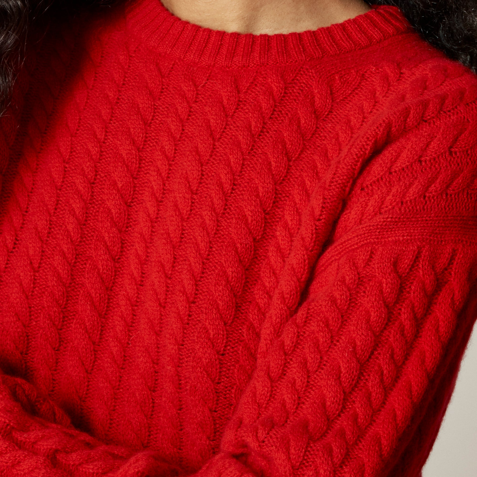 Perfect cashmere cable-knit crewneck sweater