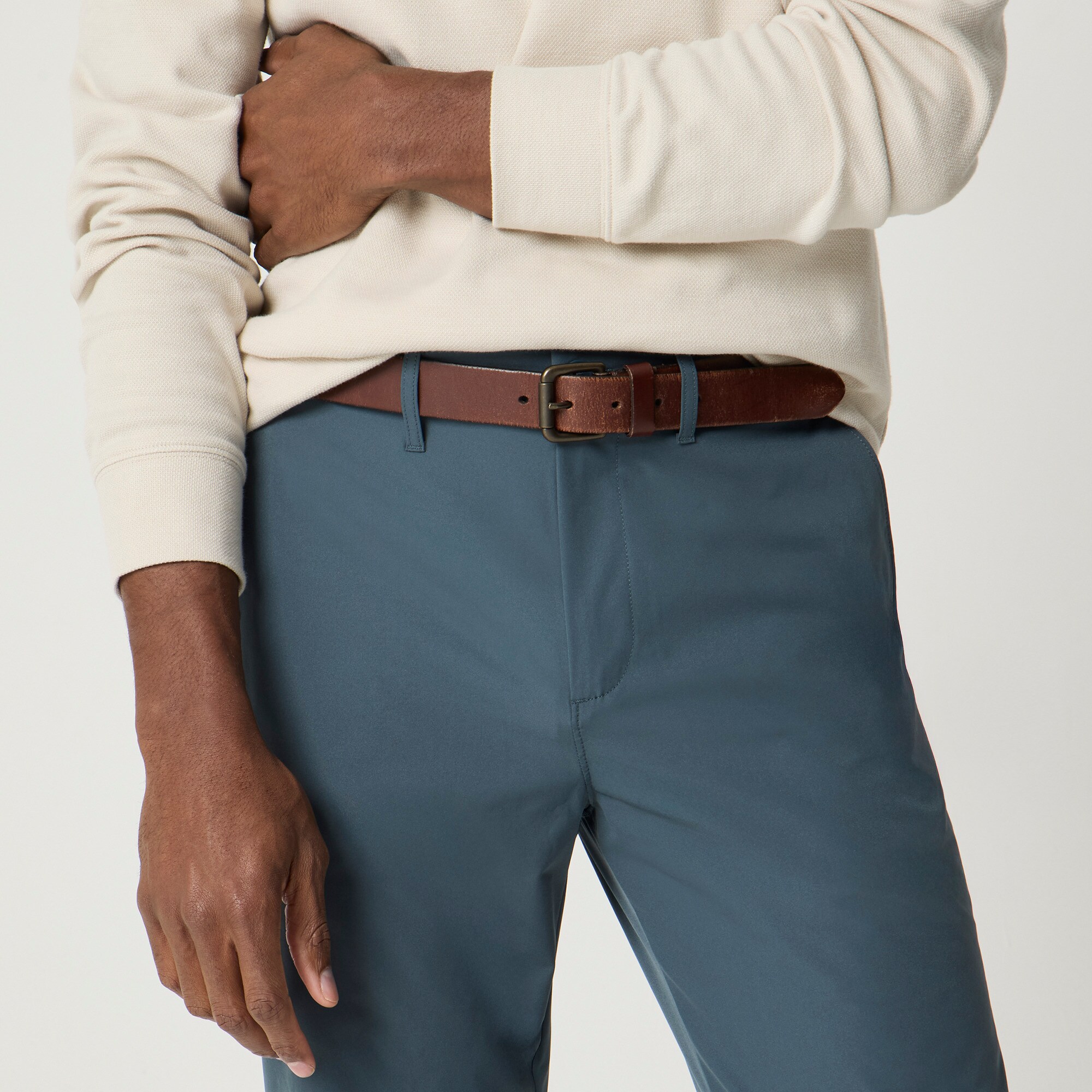 Straight-fit tech chino pant