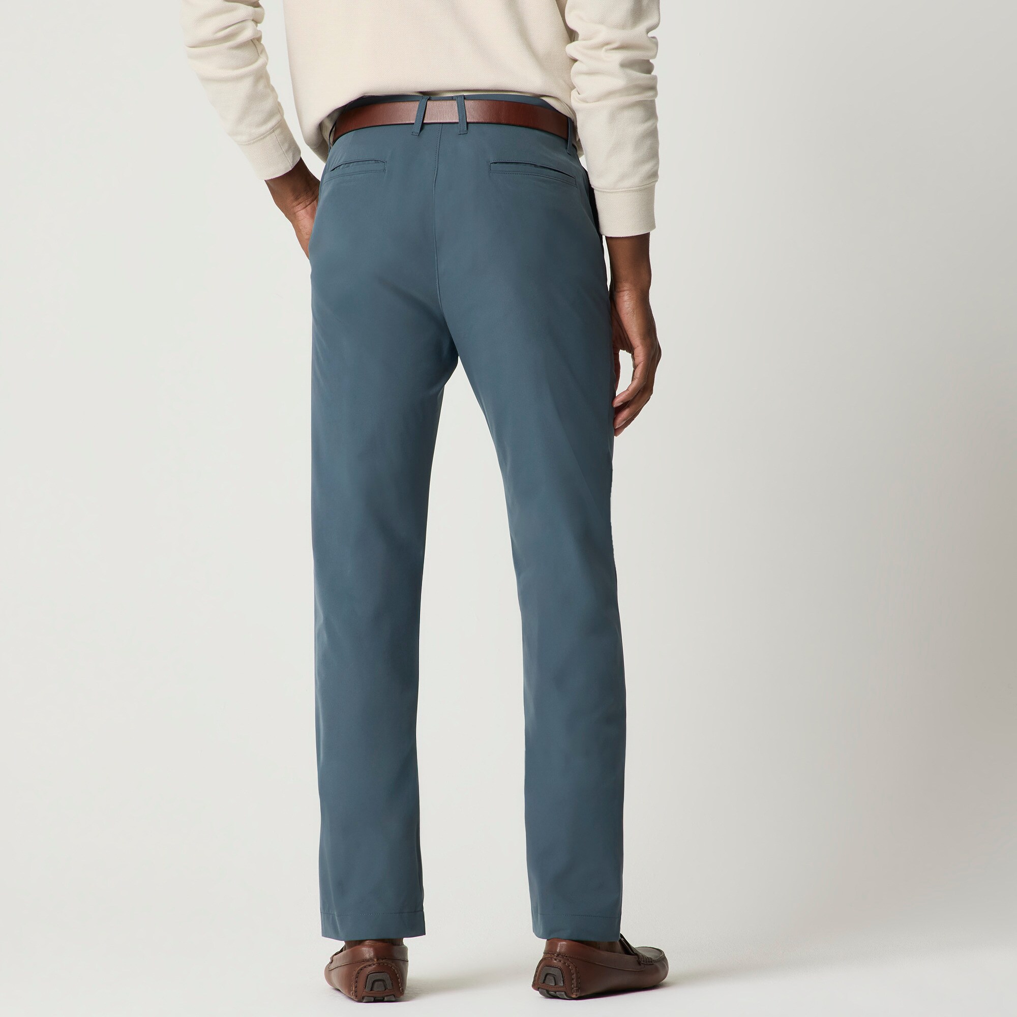 Straight-fit tech chino pant