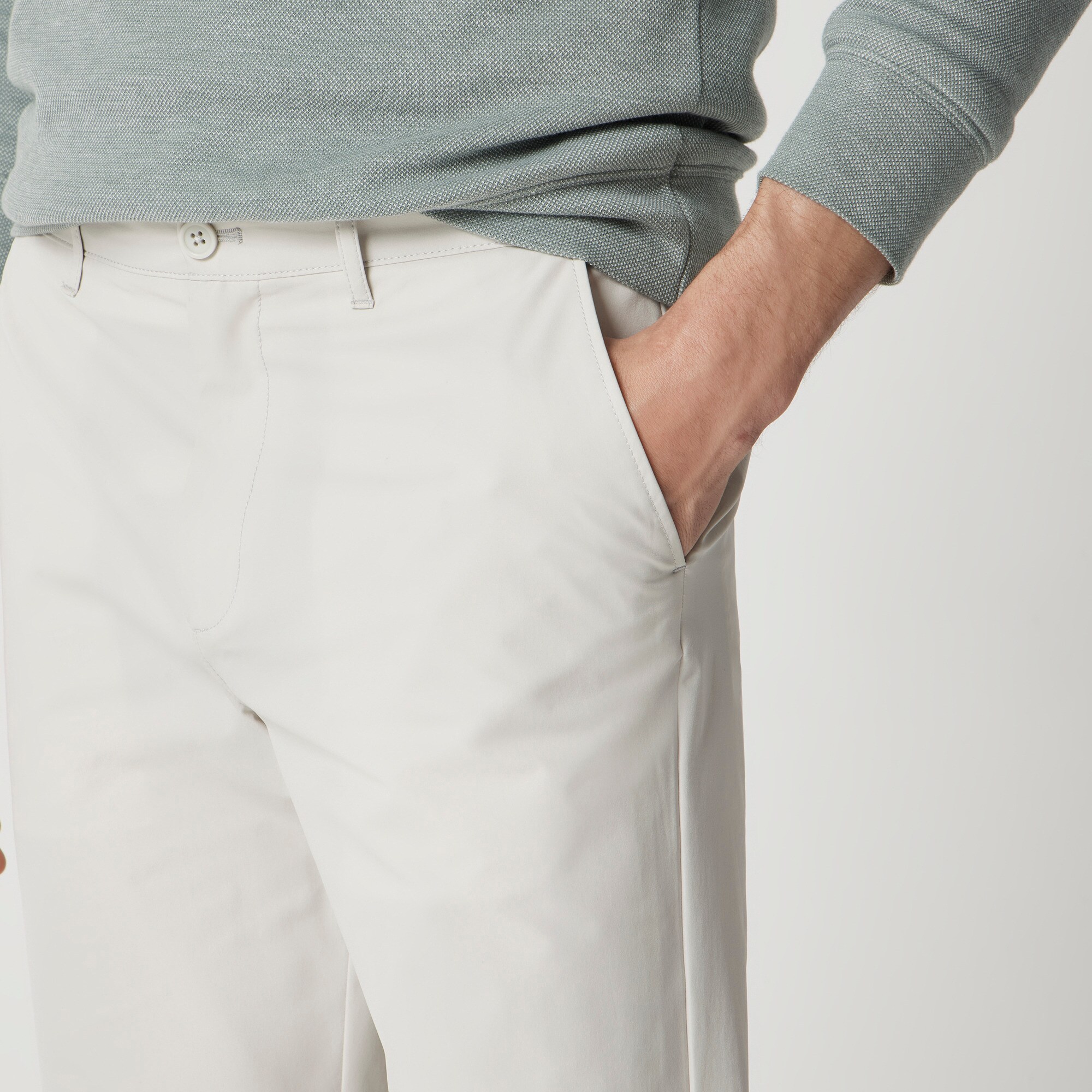 Straight-fit tech chino pant