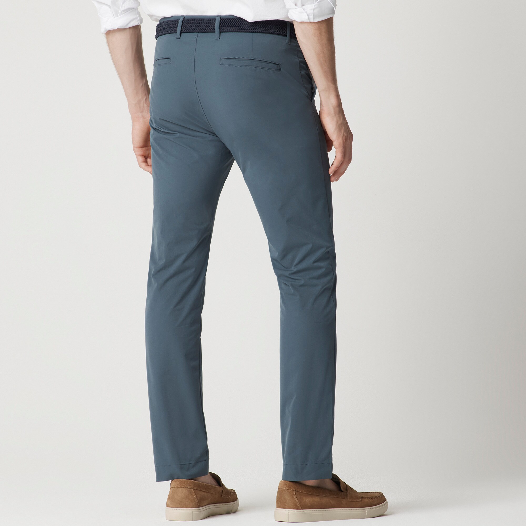 Slim-fit tech chino pant