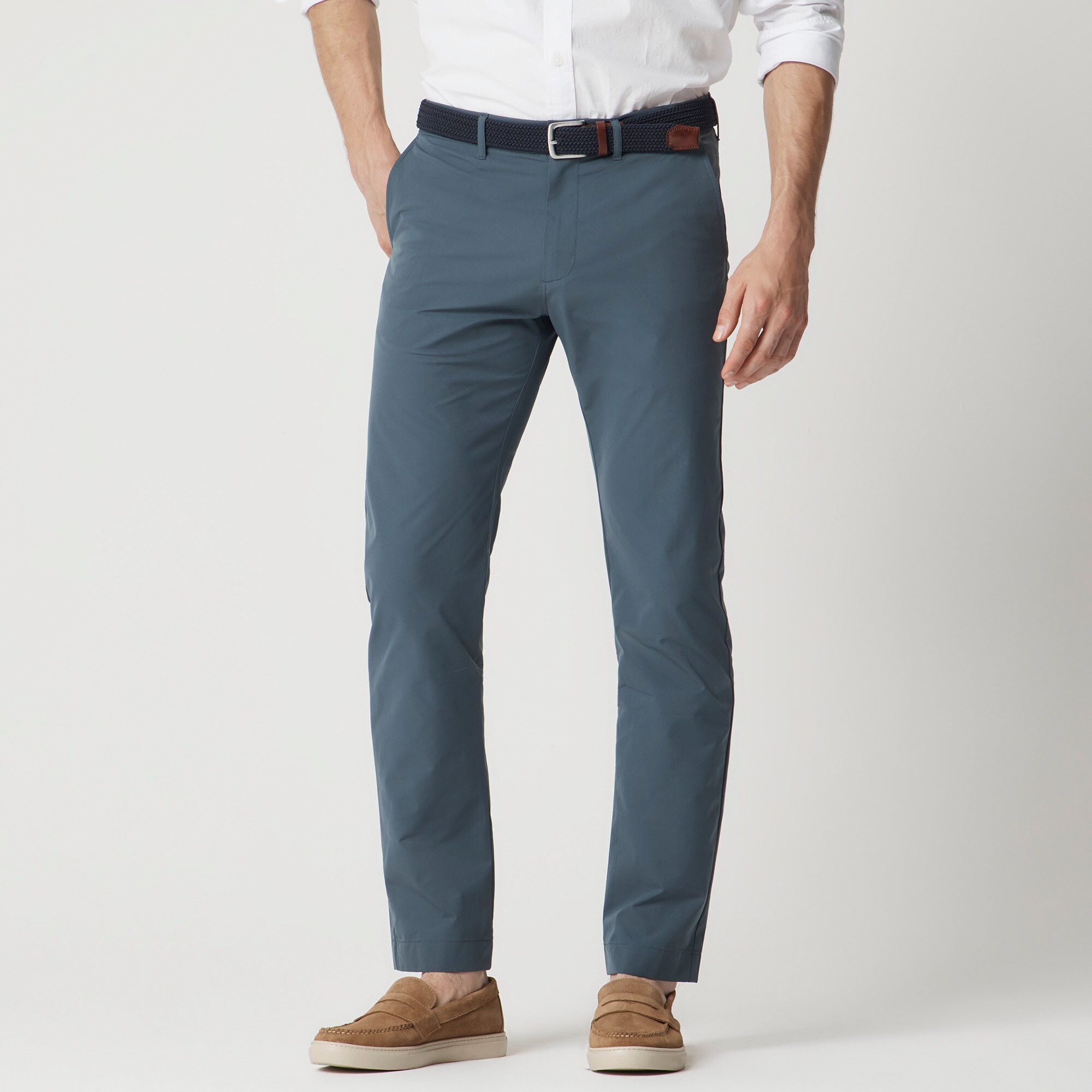 Slim-fit tech chino pant