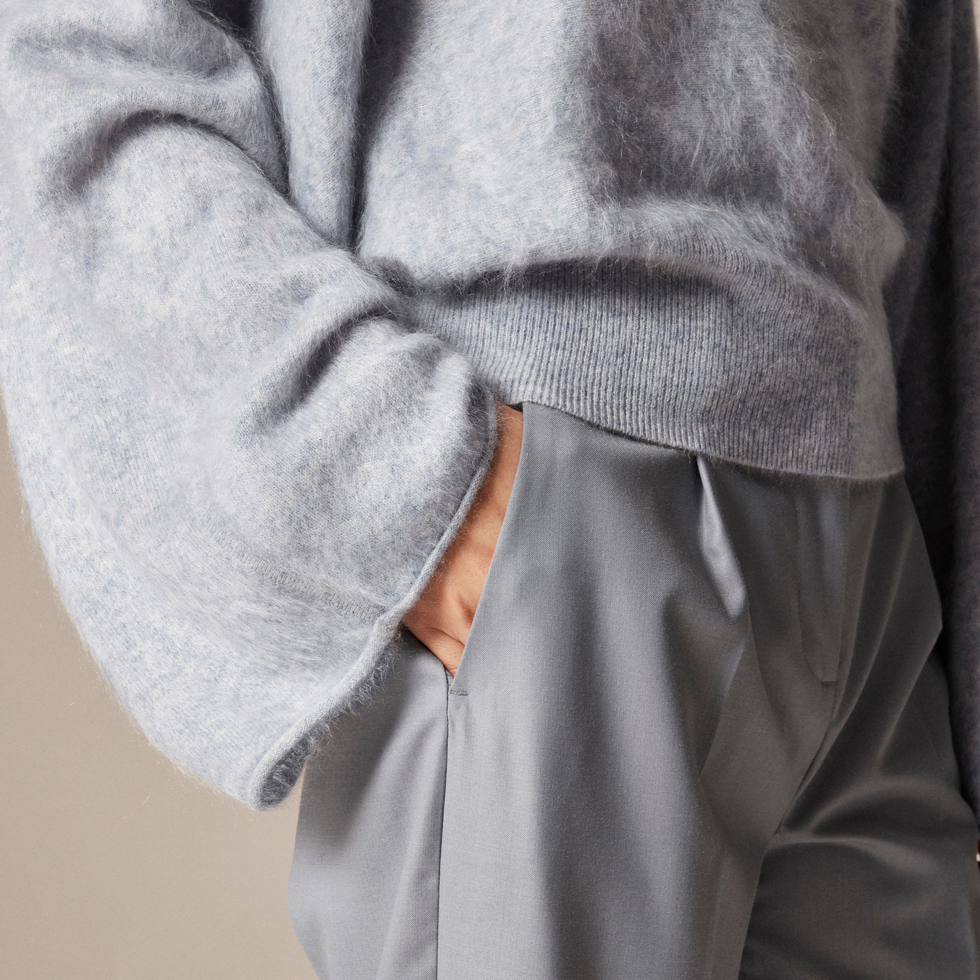 Wide-sleeve brushed cashmere turtleneck sweater
