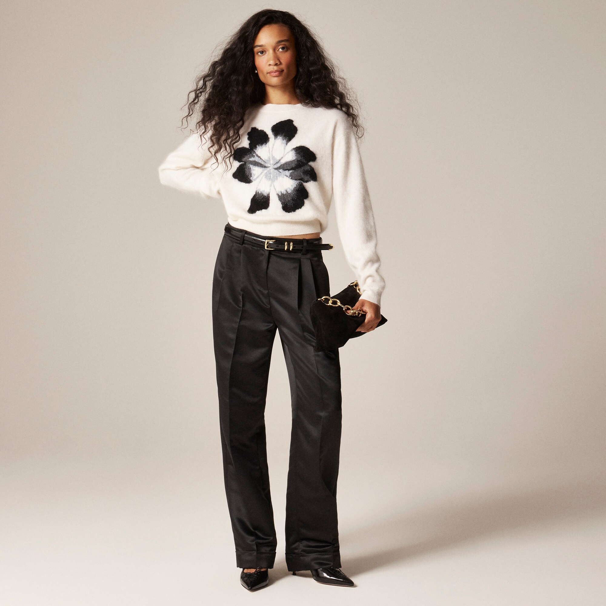 Brushed cashmere crewneck sweater with intarsia floral