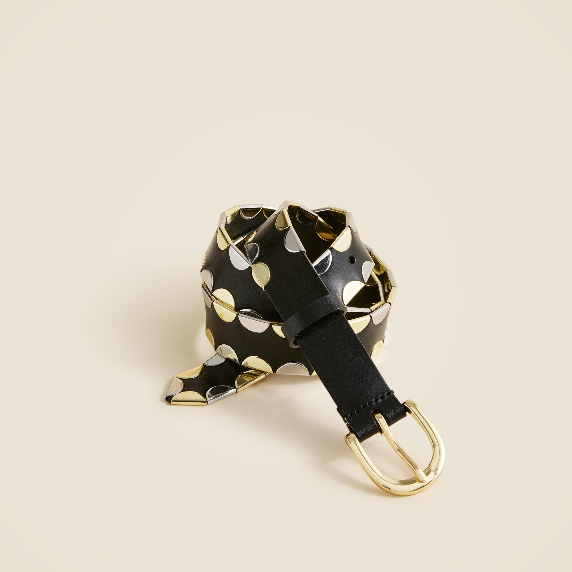 Classic metallic-tipped belt in leather