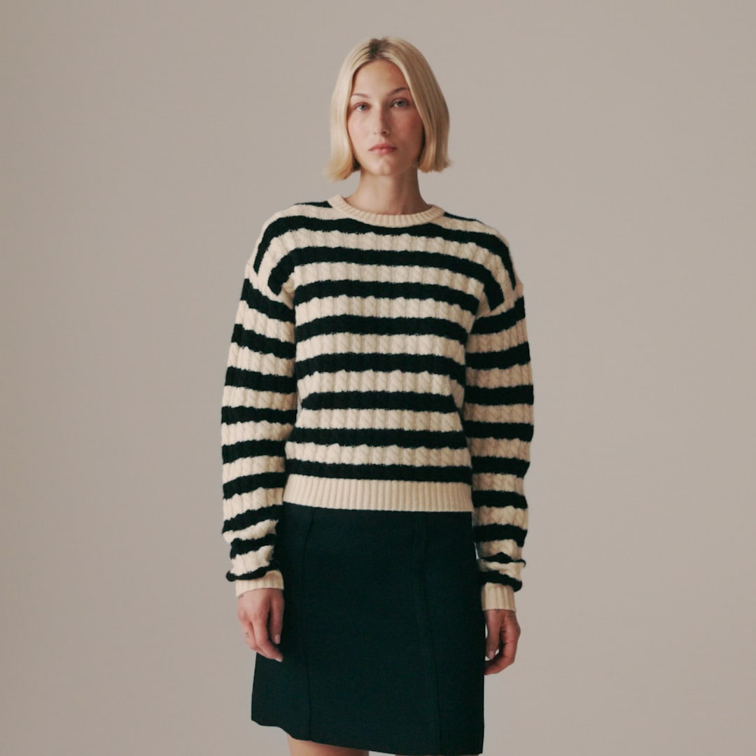 Perfect cashmere cable-knit crewneck sweater in stripe