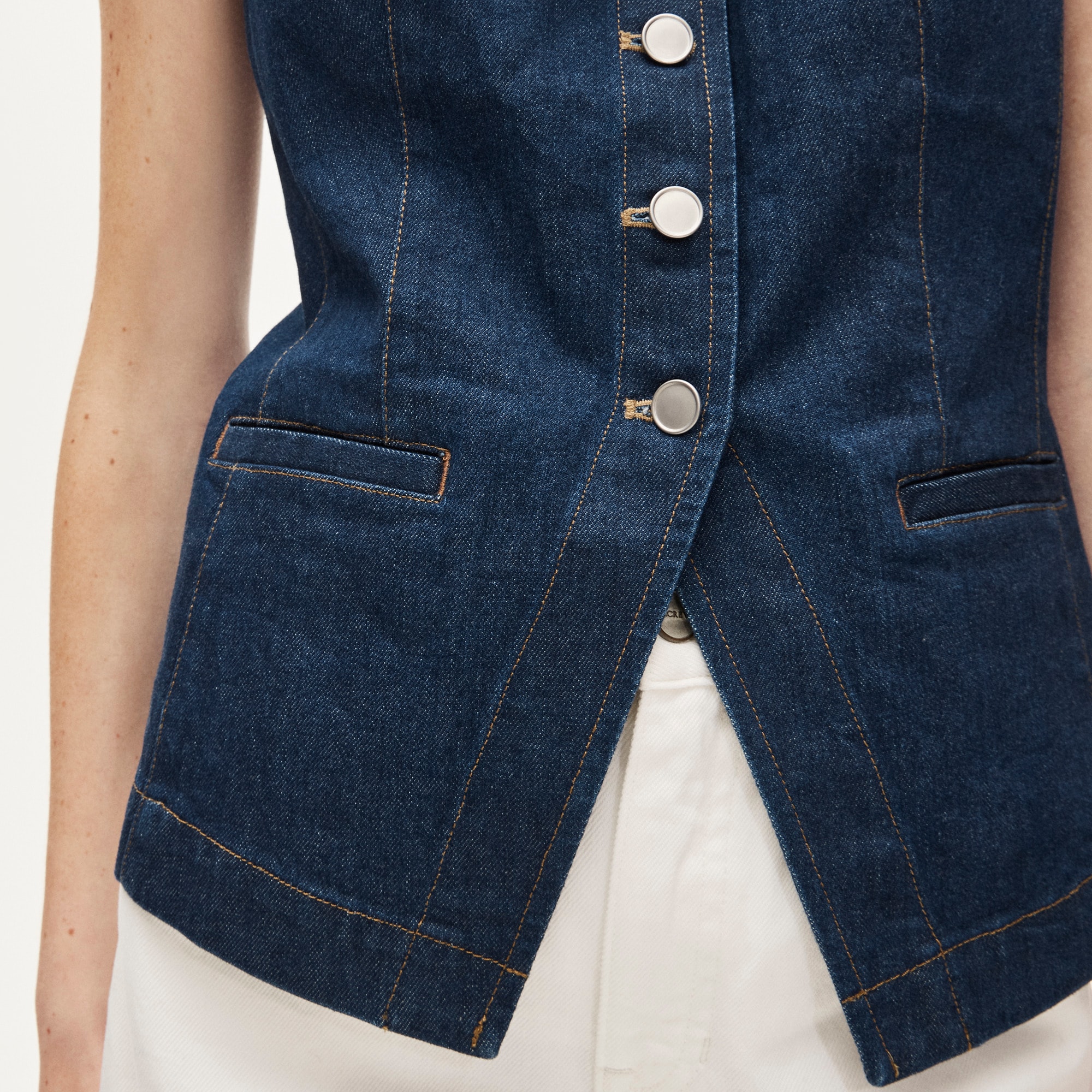 Essential cutaway vest in denim - image 4