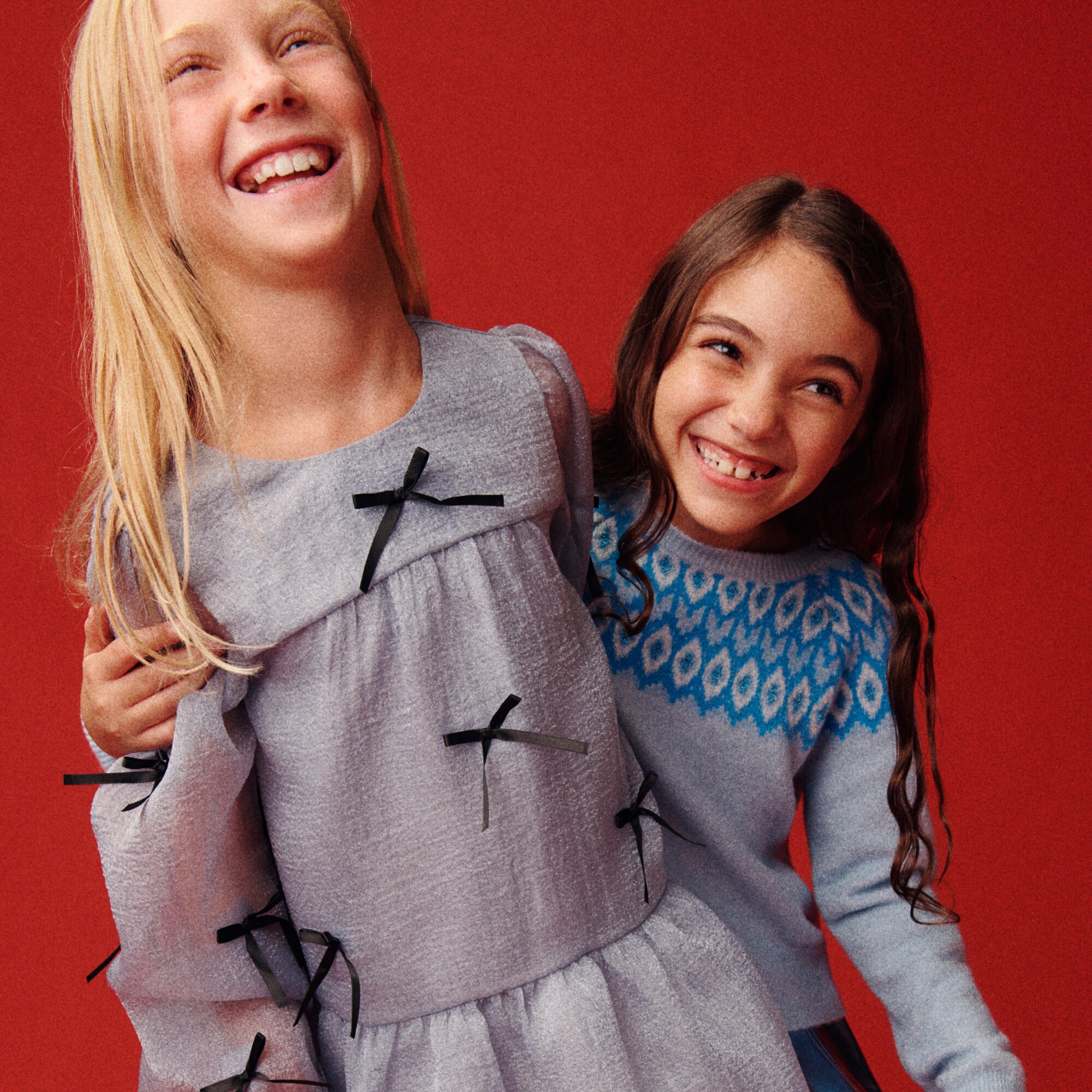 Girls' bow-embellished dress in crinkle organza