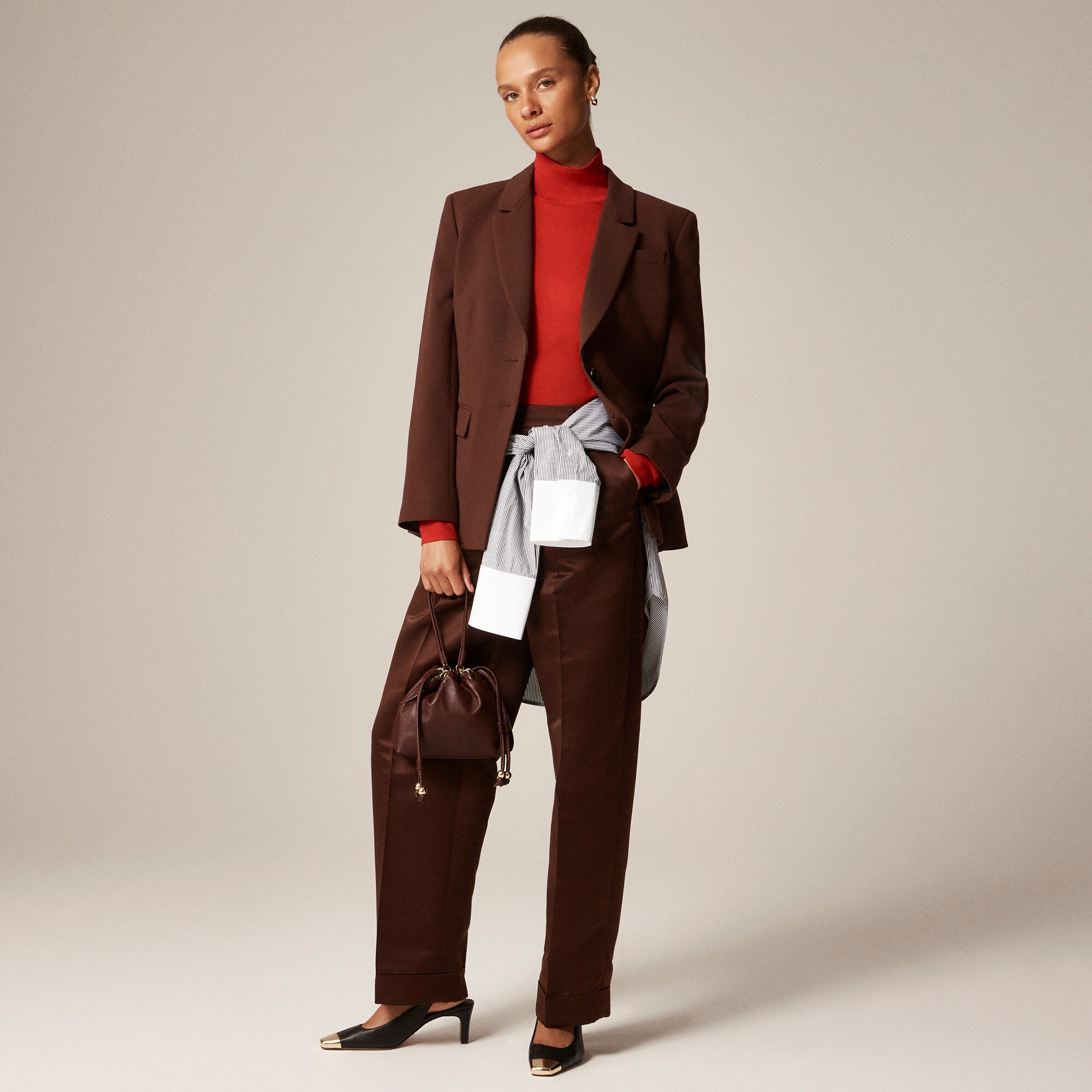 Drawstring pouch bag in leather