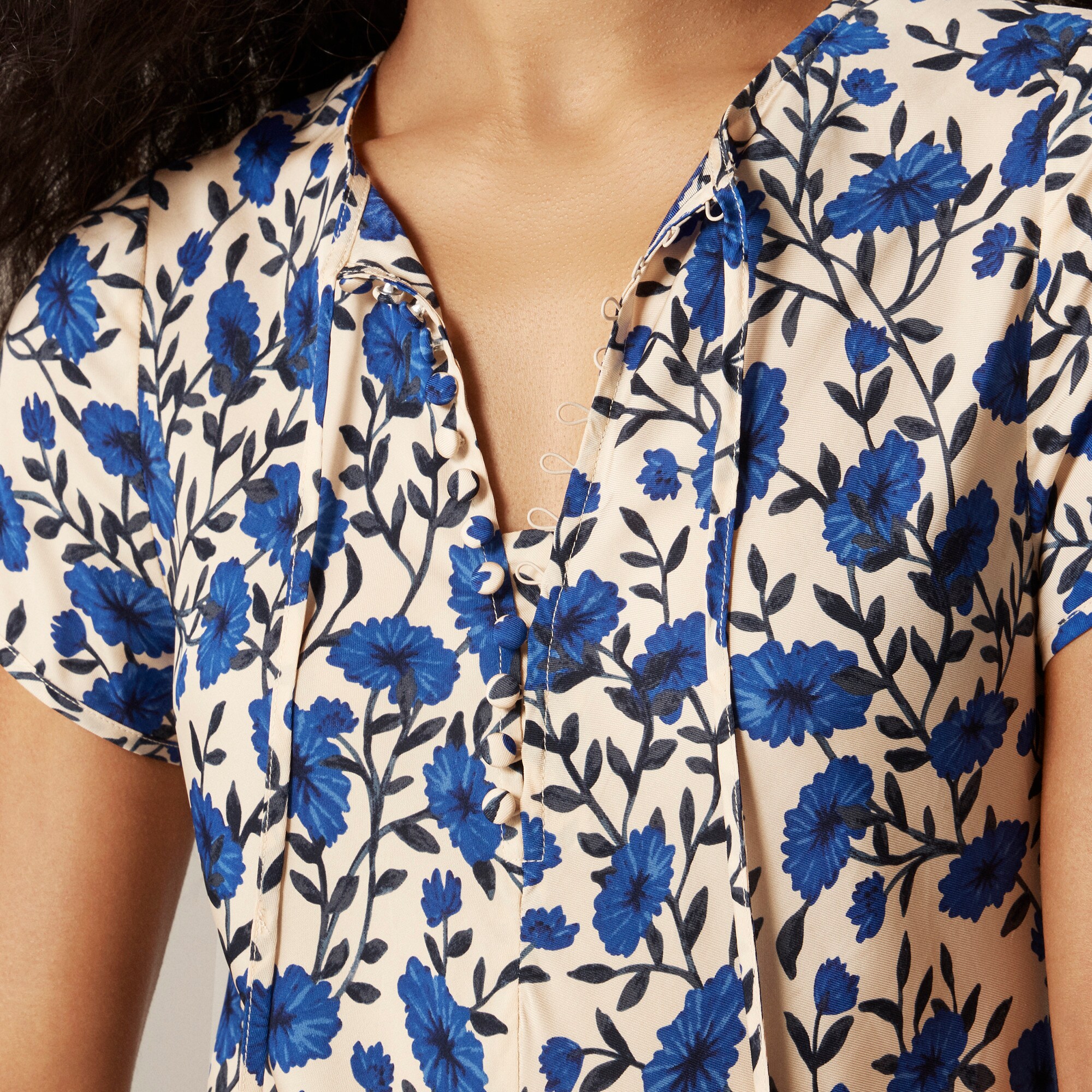 Short-sleeve slip dress in indigo daisy print - thumbnail 2
