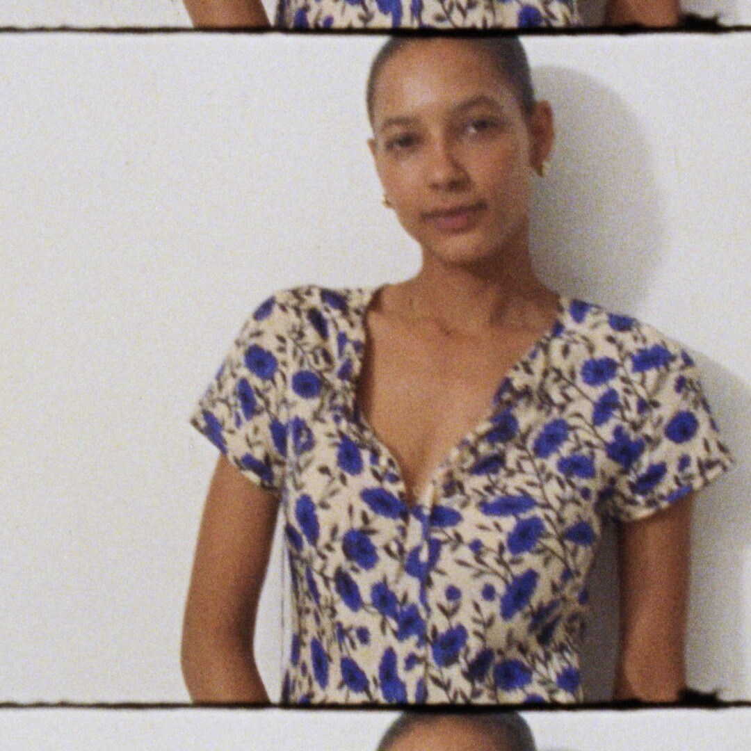 Short-sleeve slip dress in indigo daisy print