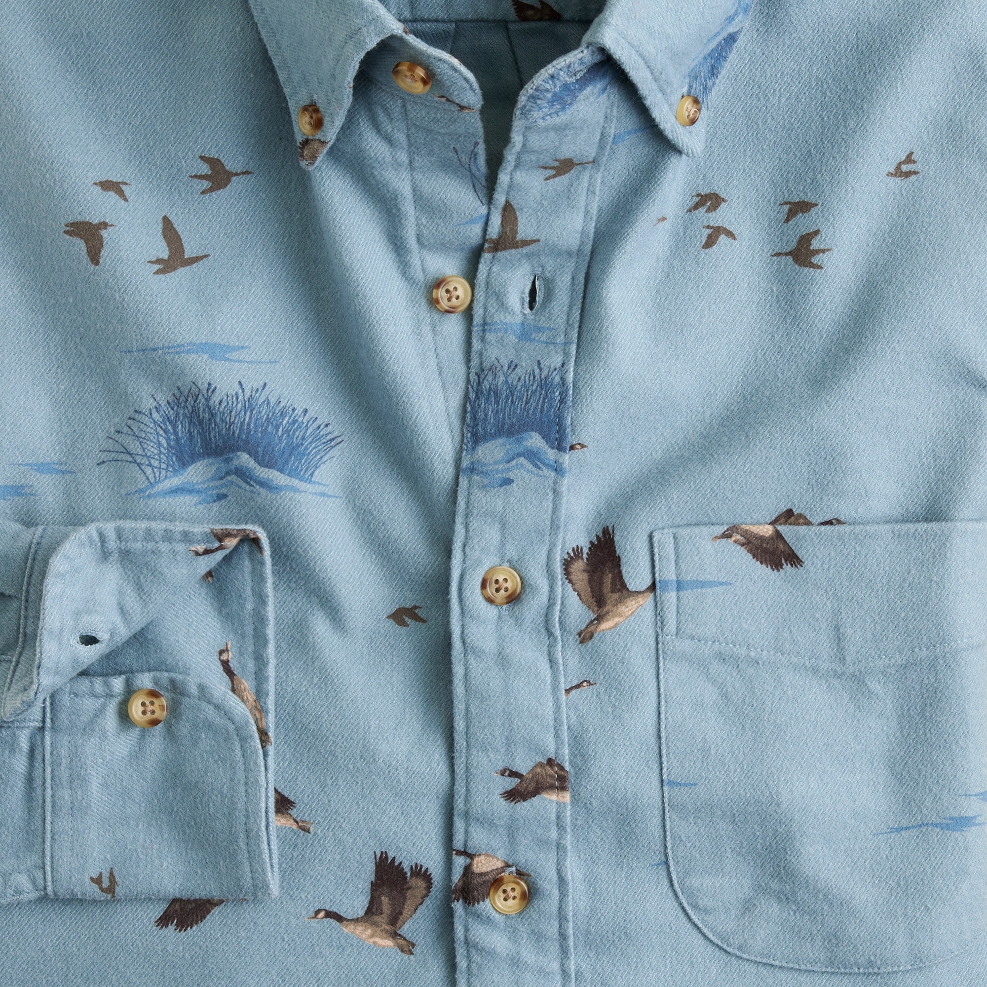 Midweight flannel shirt with button-down collar