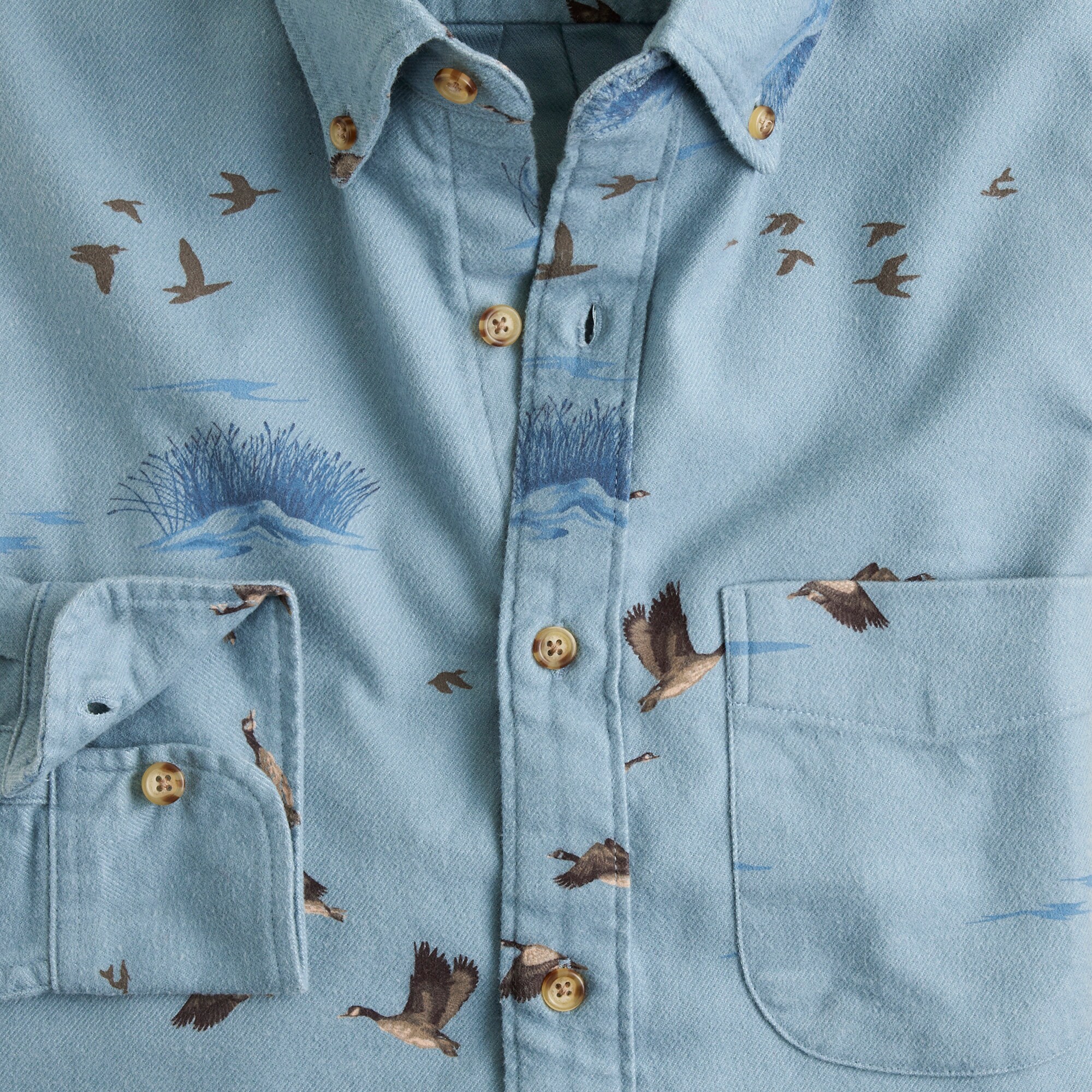 Midweight flannel shirt with button-down collar