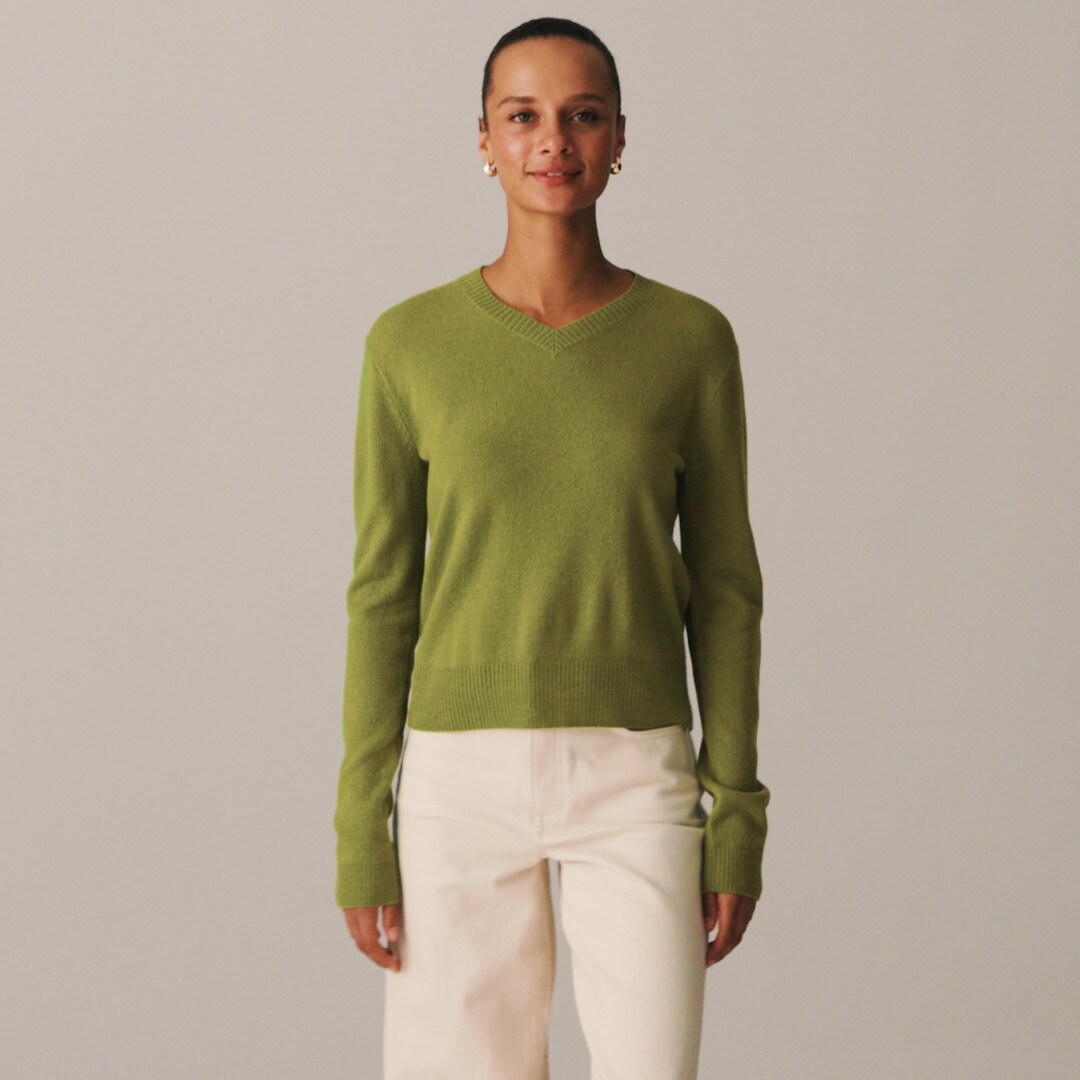Cashmere high V-neck sweater