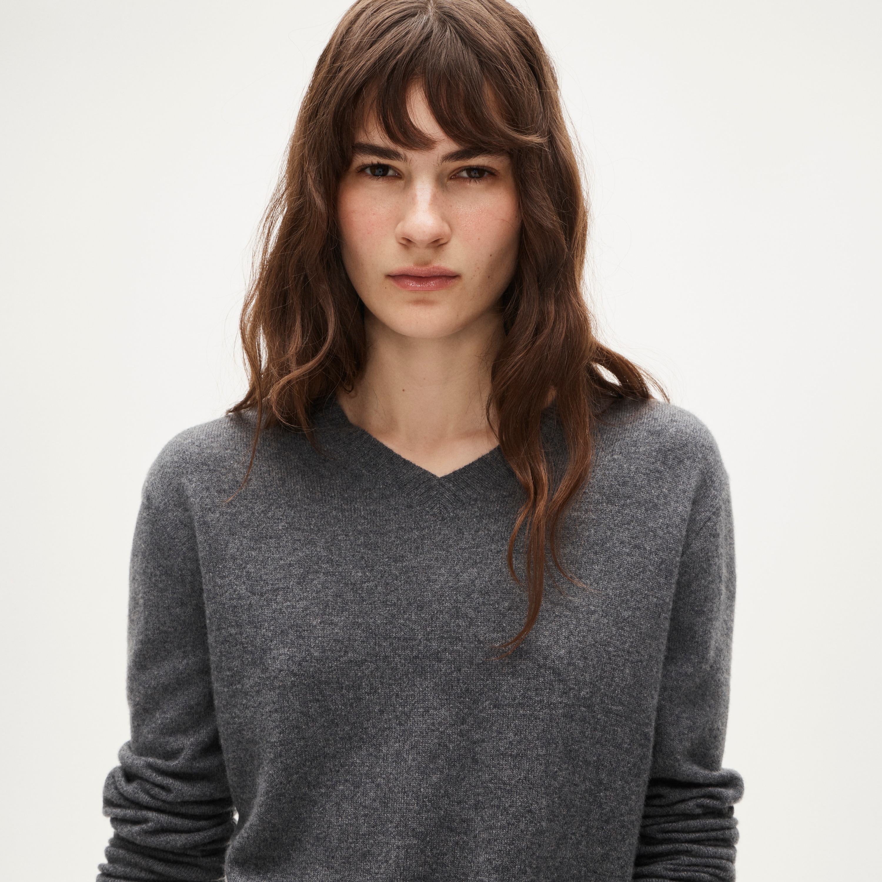 Cashmere high V-neck sweater - image 4