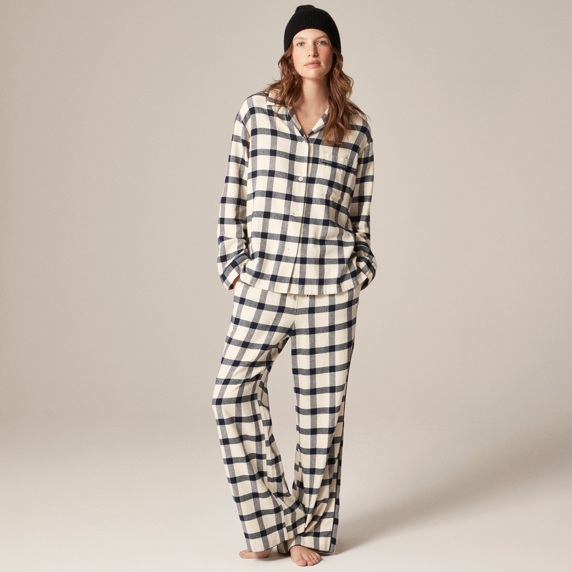  Flannel long-sleeve pajama pant set in plaid
