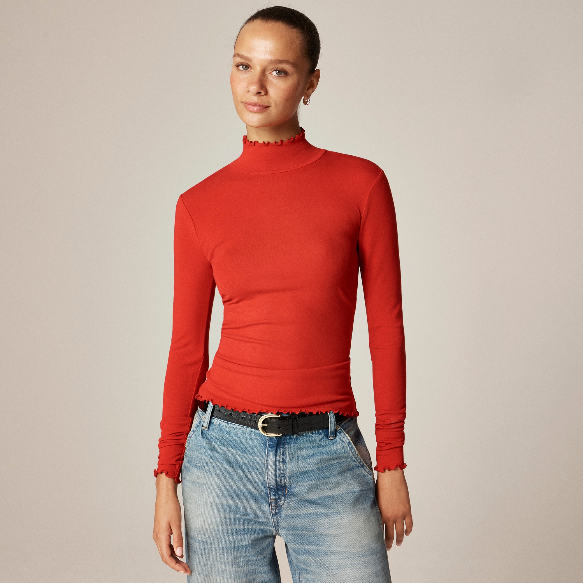  Refined rib lettuce-trim turtleneck