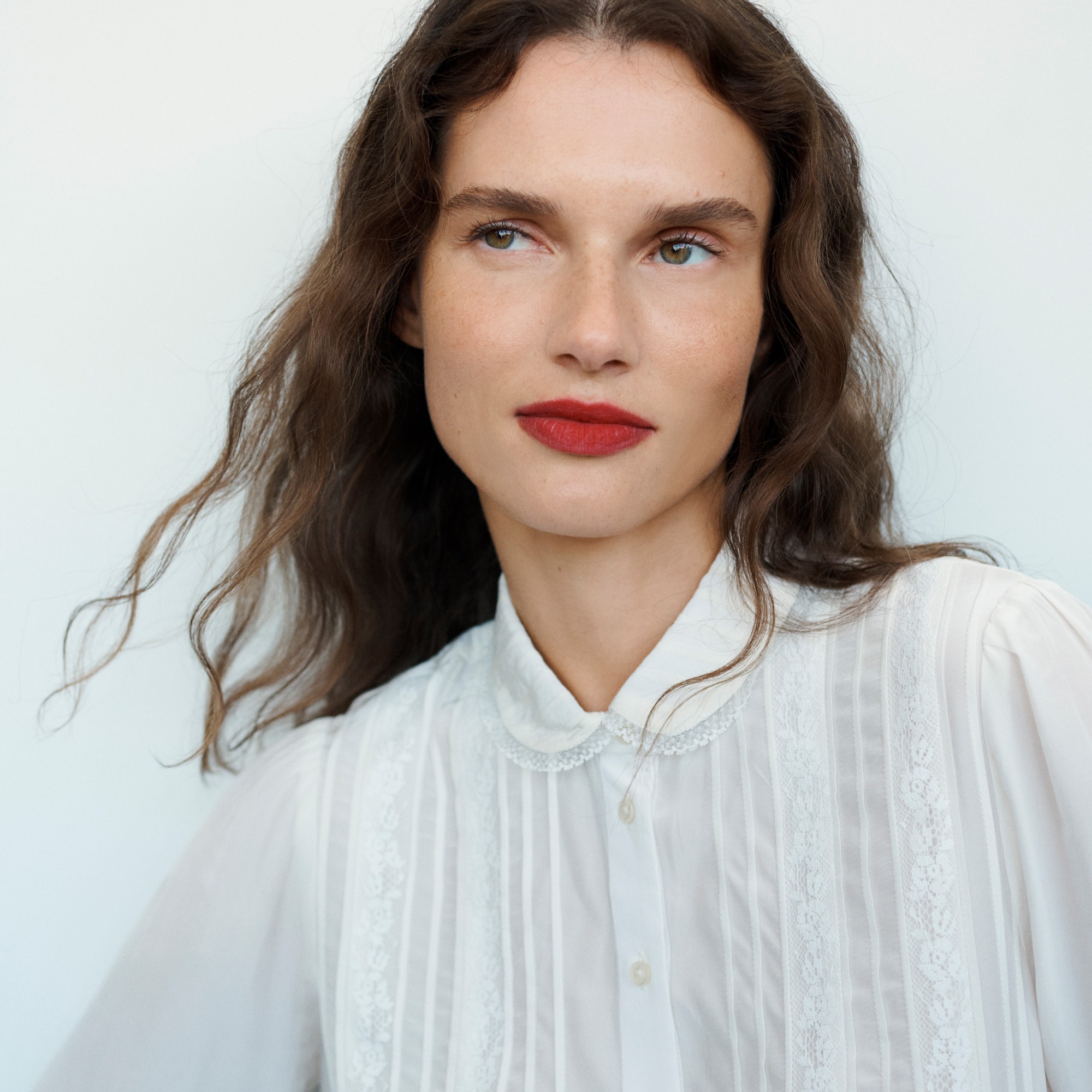 Lace-trim button-up shirt with club collar