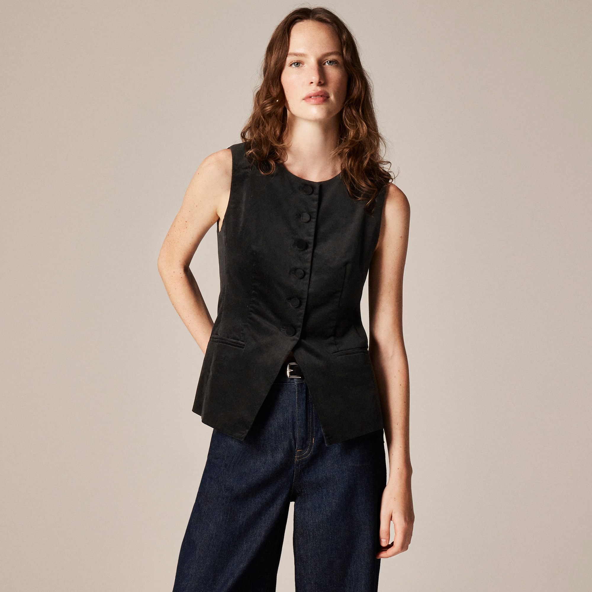  Essential cutaway vest top in velvet