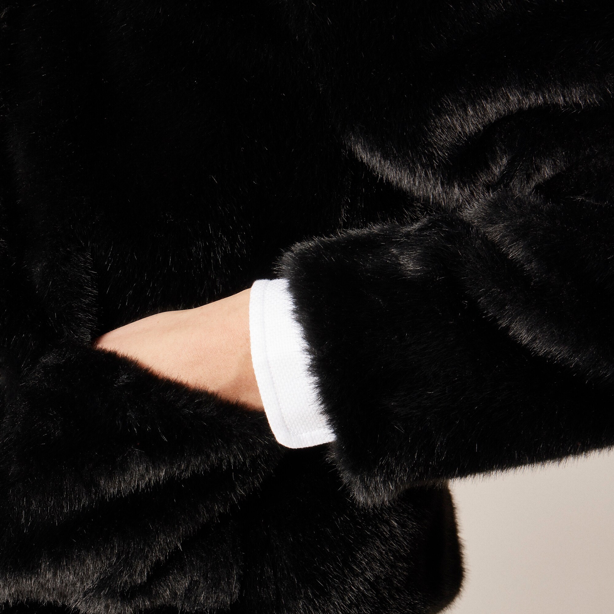 Faux-fur lady jacket