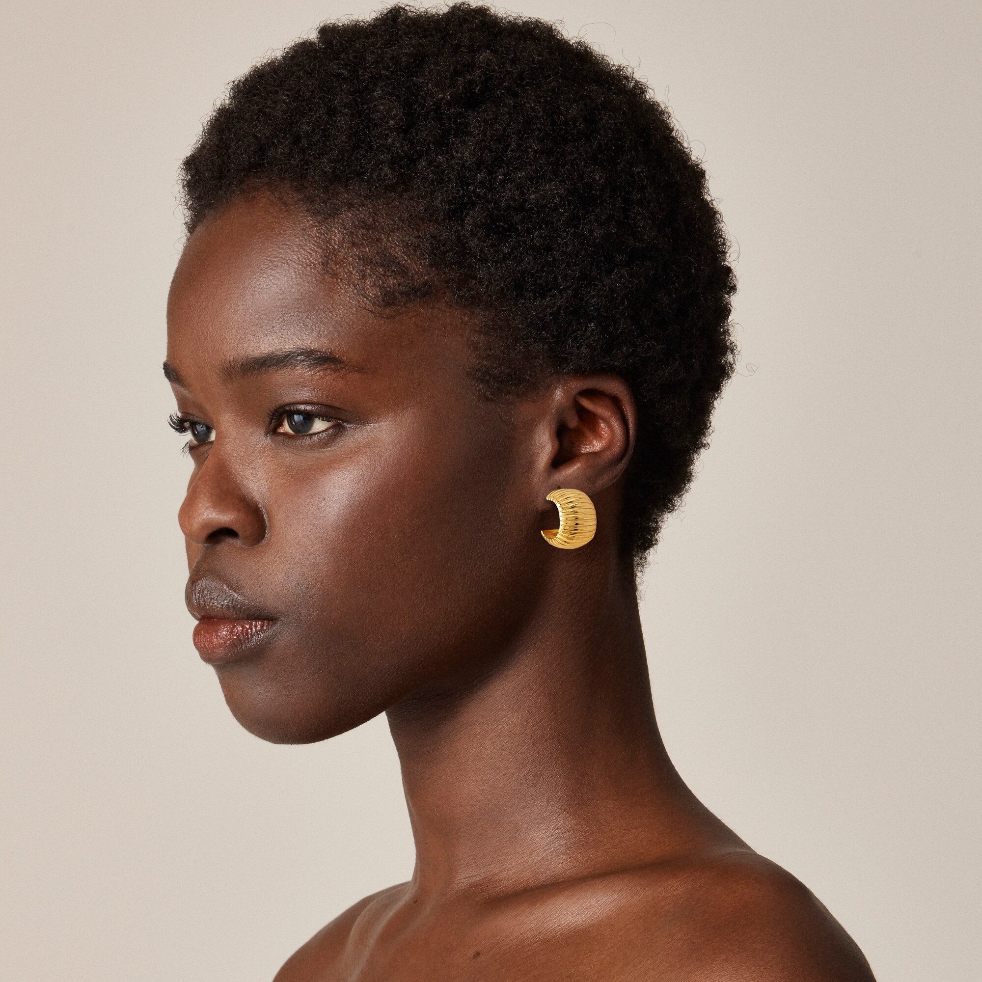 Textured huggie hoop earrings