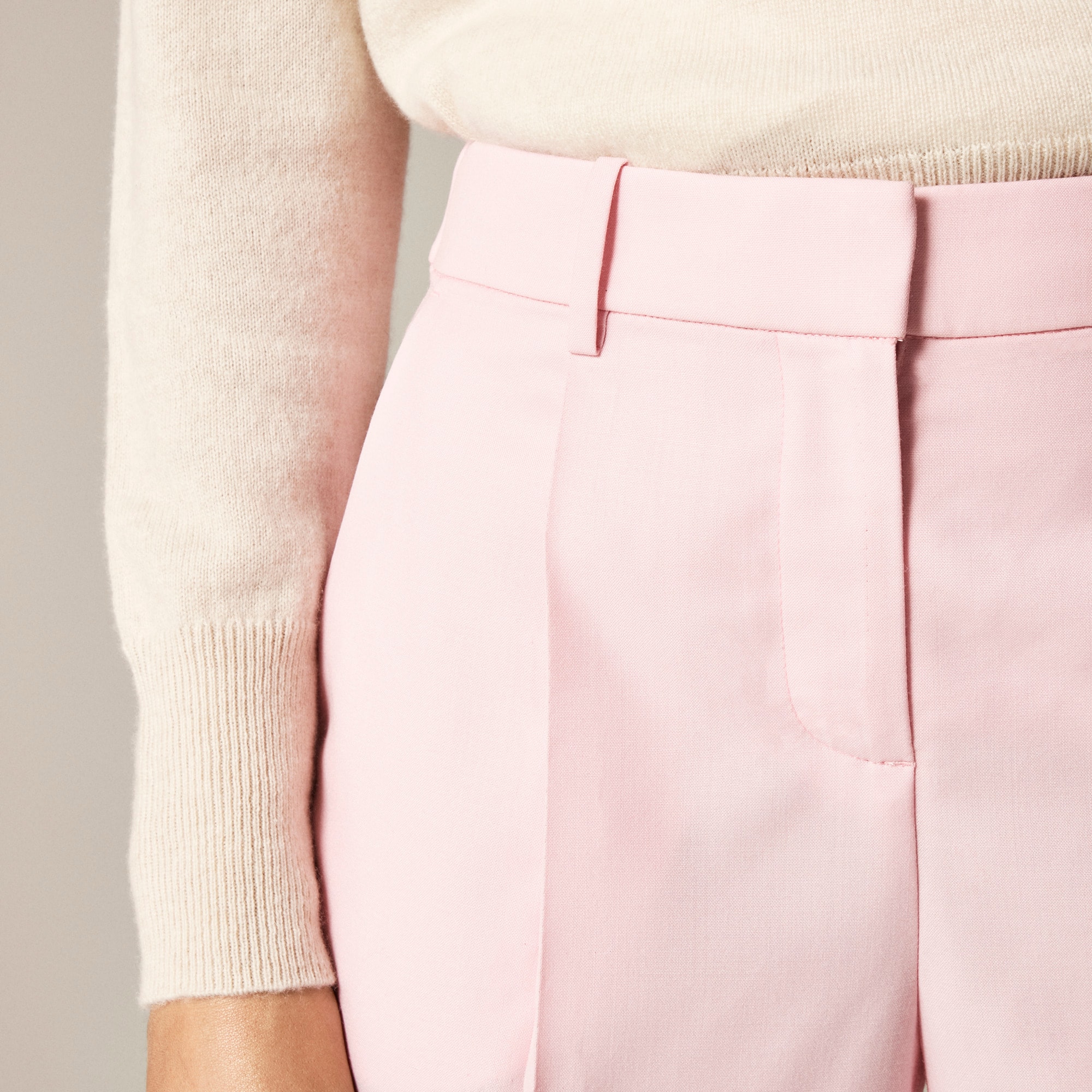 Relaxed-fit pleated pant in wool blend