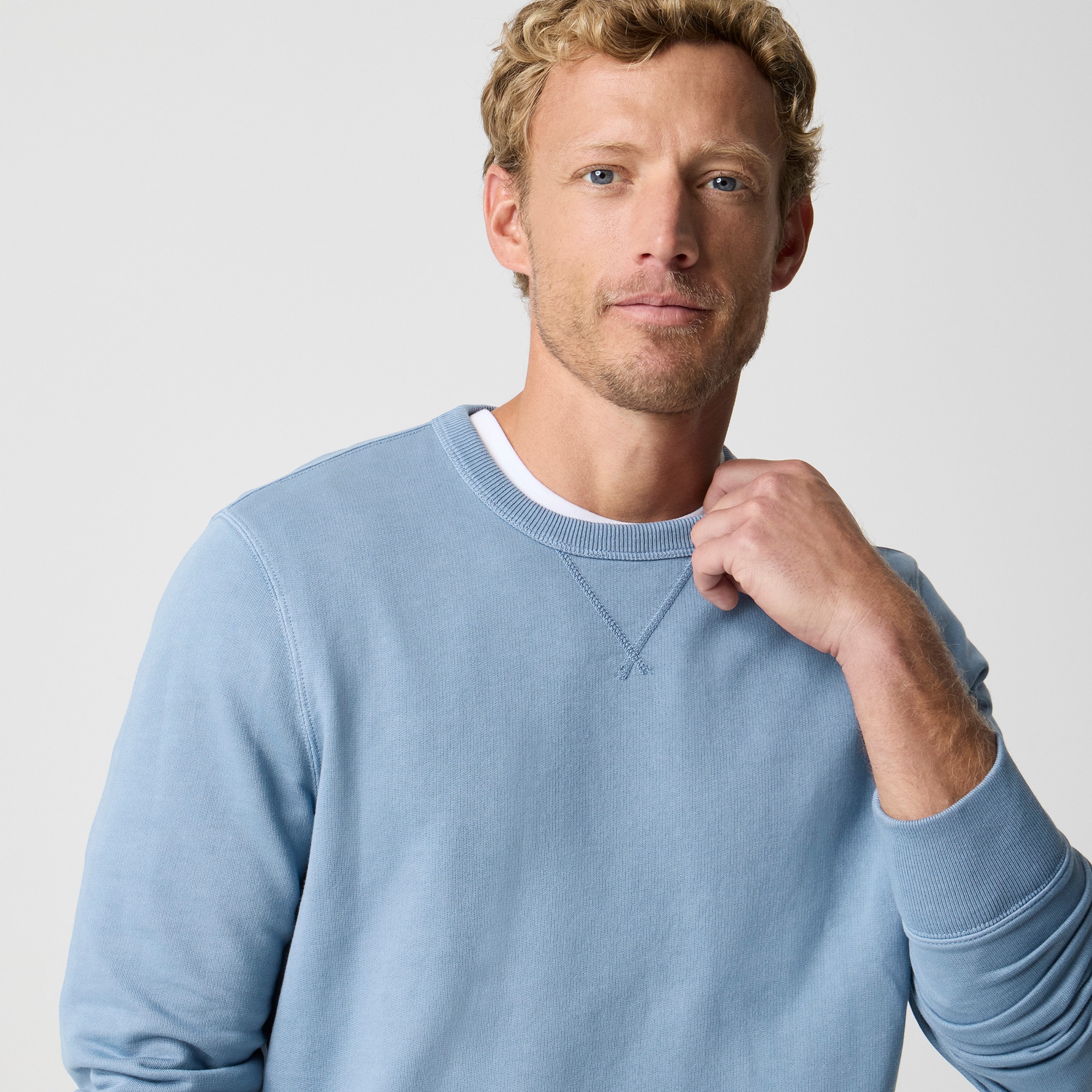 Garment-dyed crewneck sweatshirt