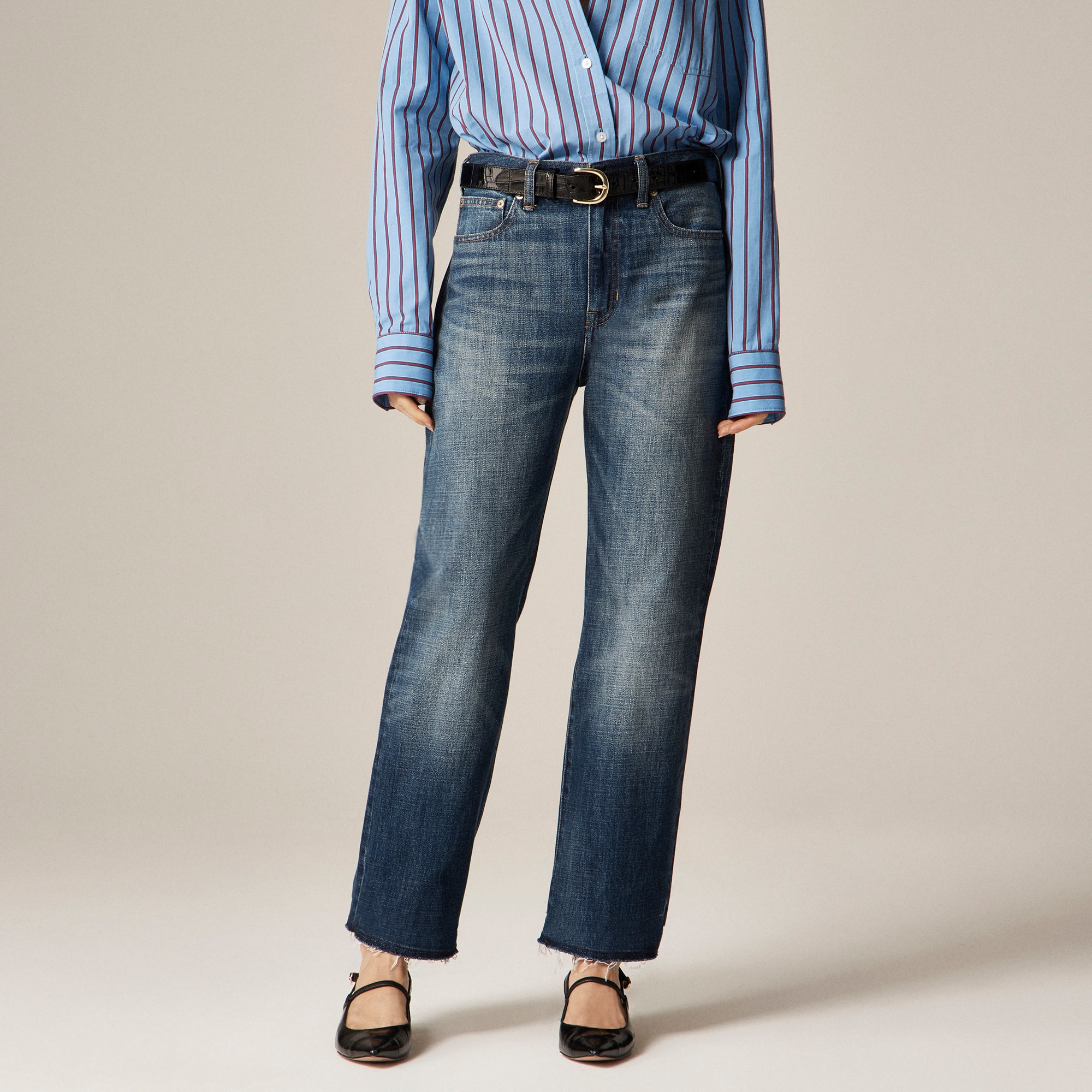 Nipped straight jean in rigid