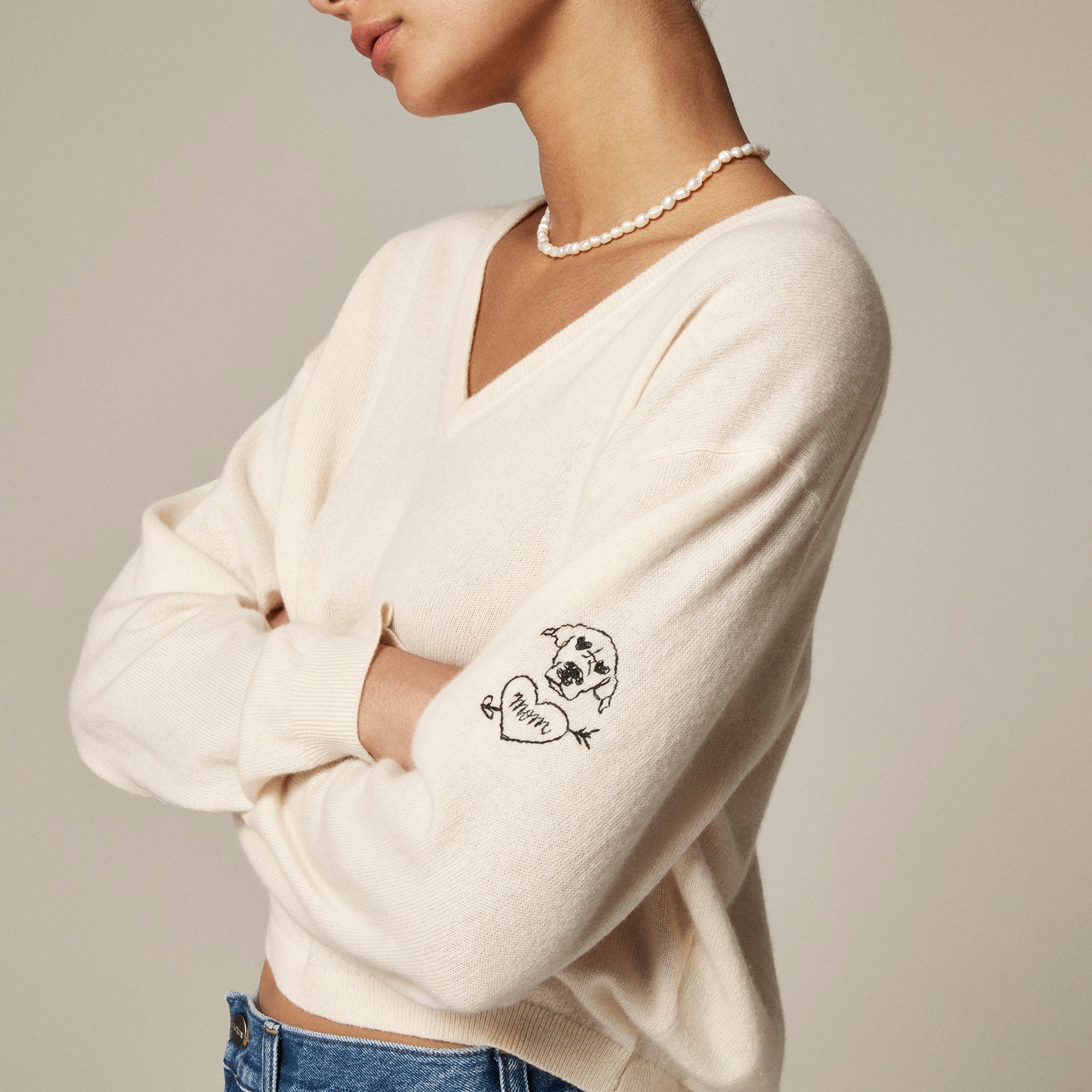 womens Embroidered cashmere relaxed cropped V-neck sweater