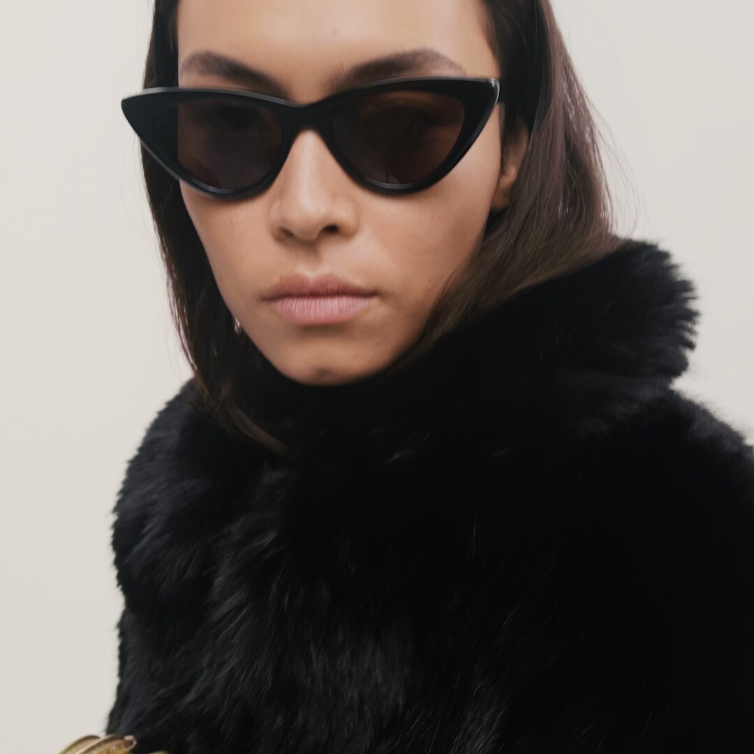 Drawstring pouch bag in metallic leather