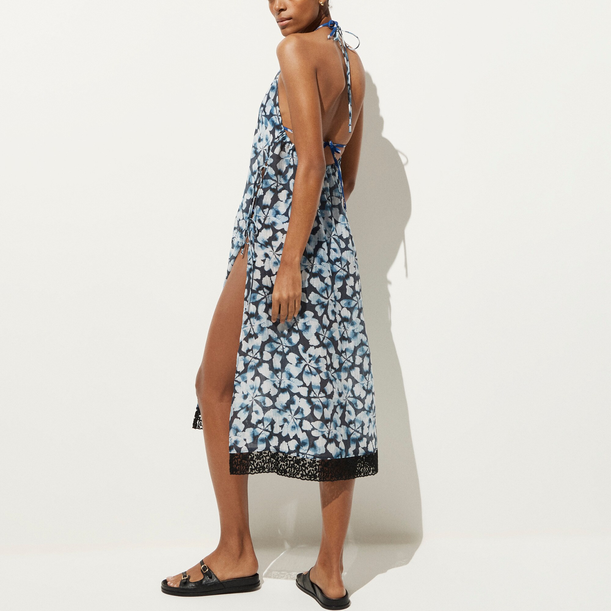 Crinkle side-tie dress with lace trim