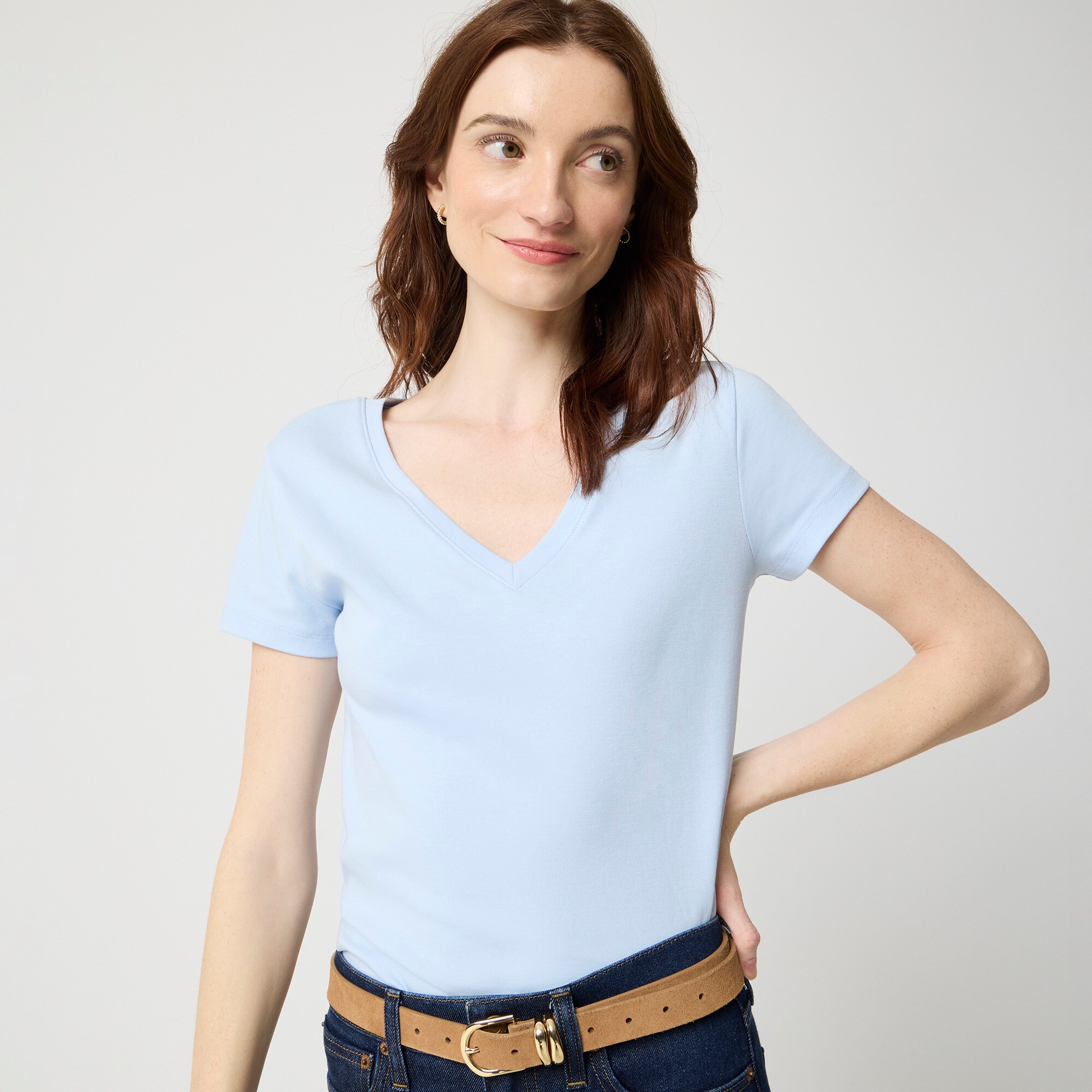 womens Essential v-neck tee