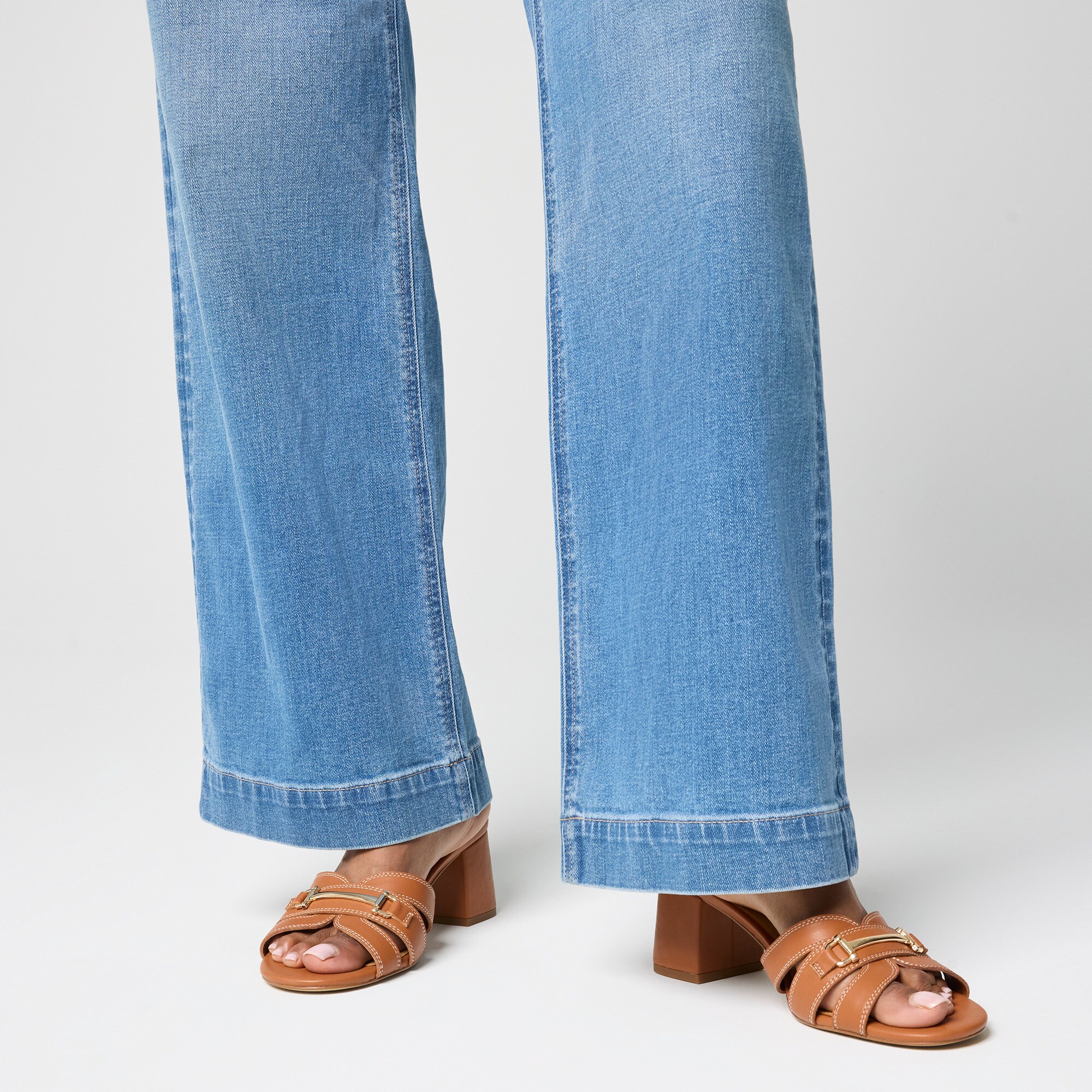 Classic wide-leg jean in signature stretch