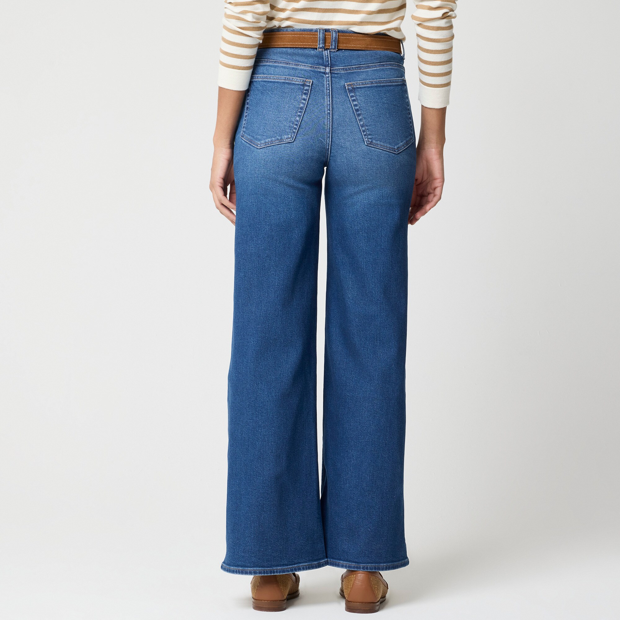 Modern wide-leg jean in signature stretch