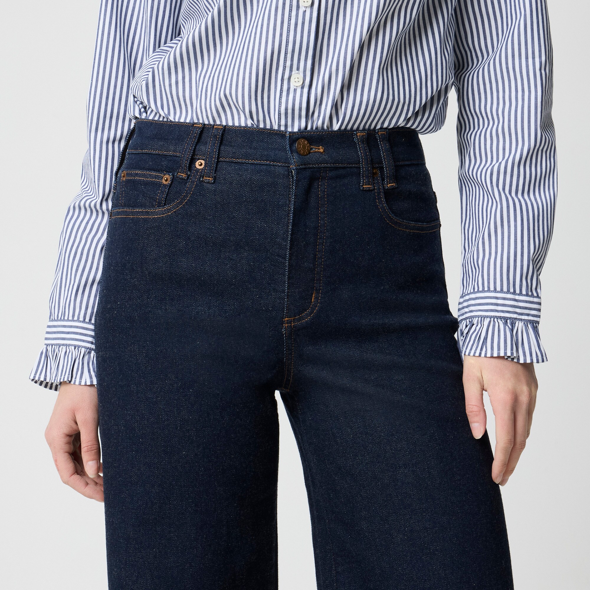 Modern wide-leg jean in signature stretch