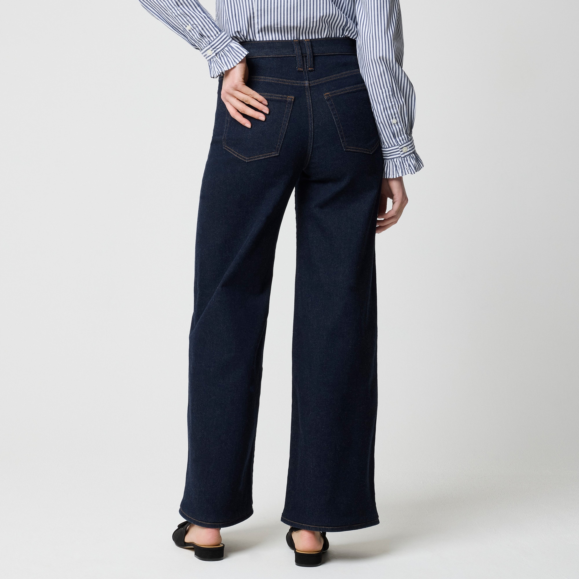 Modern wide-leg jean signature stretch