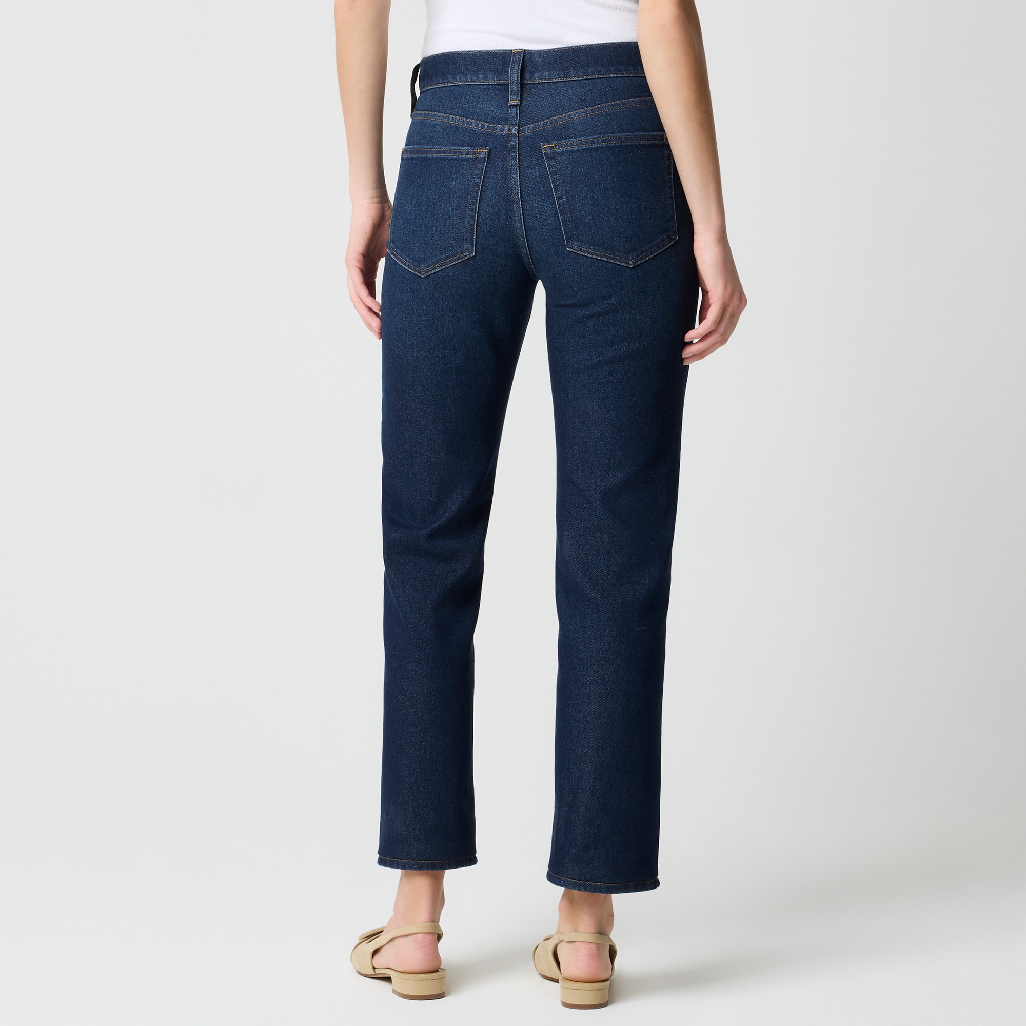 Mid-rise straight jean in all-day stretch