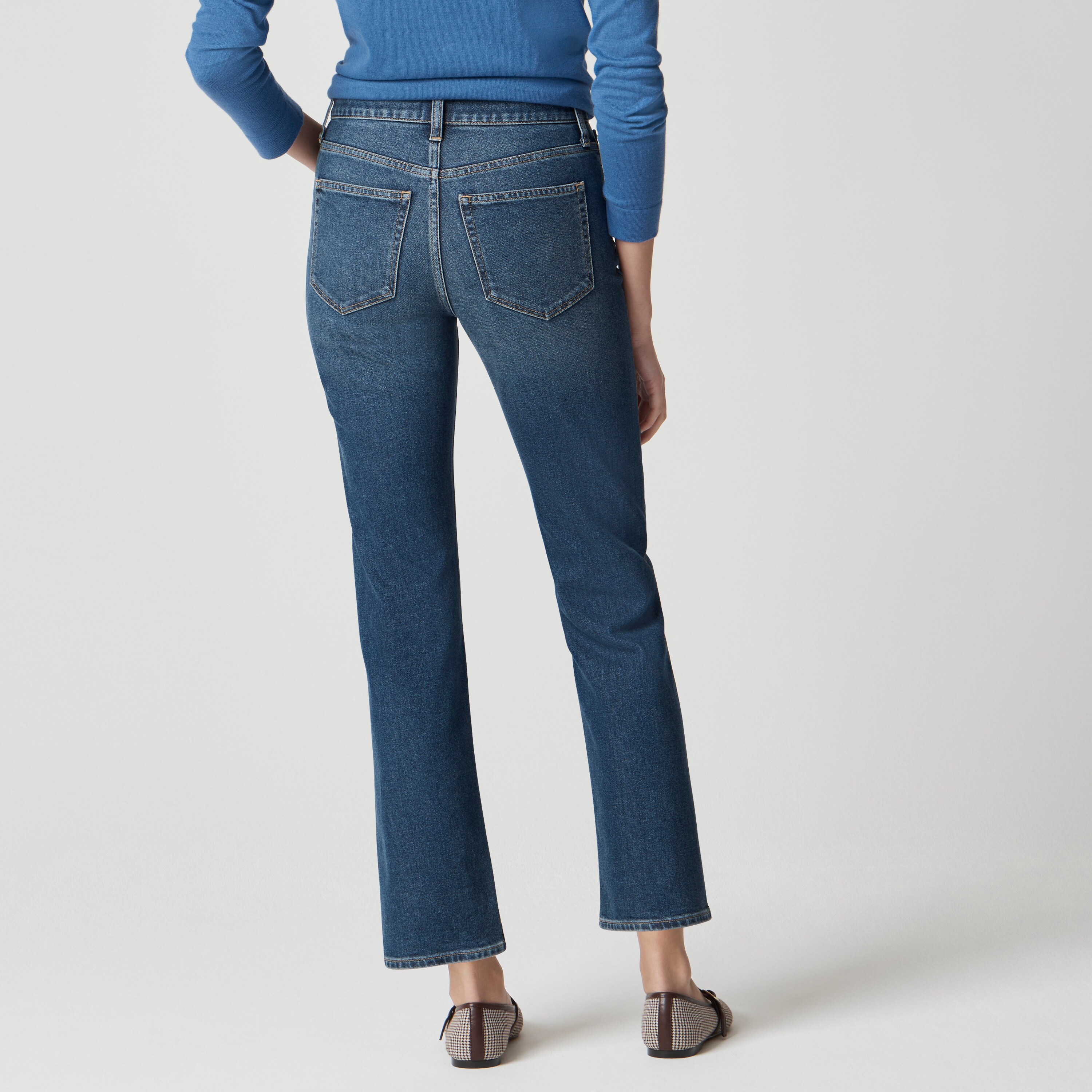 Mid-rise straight jean in all-day stretch