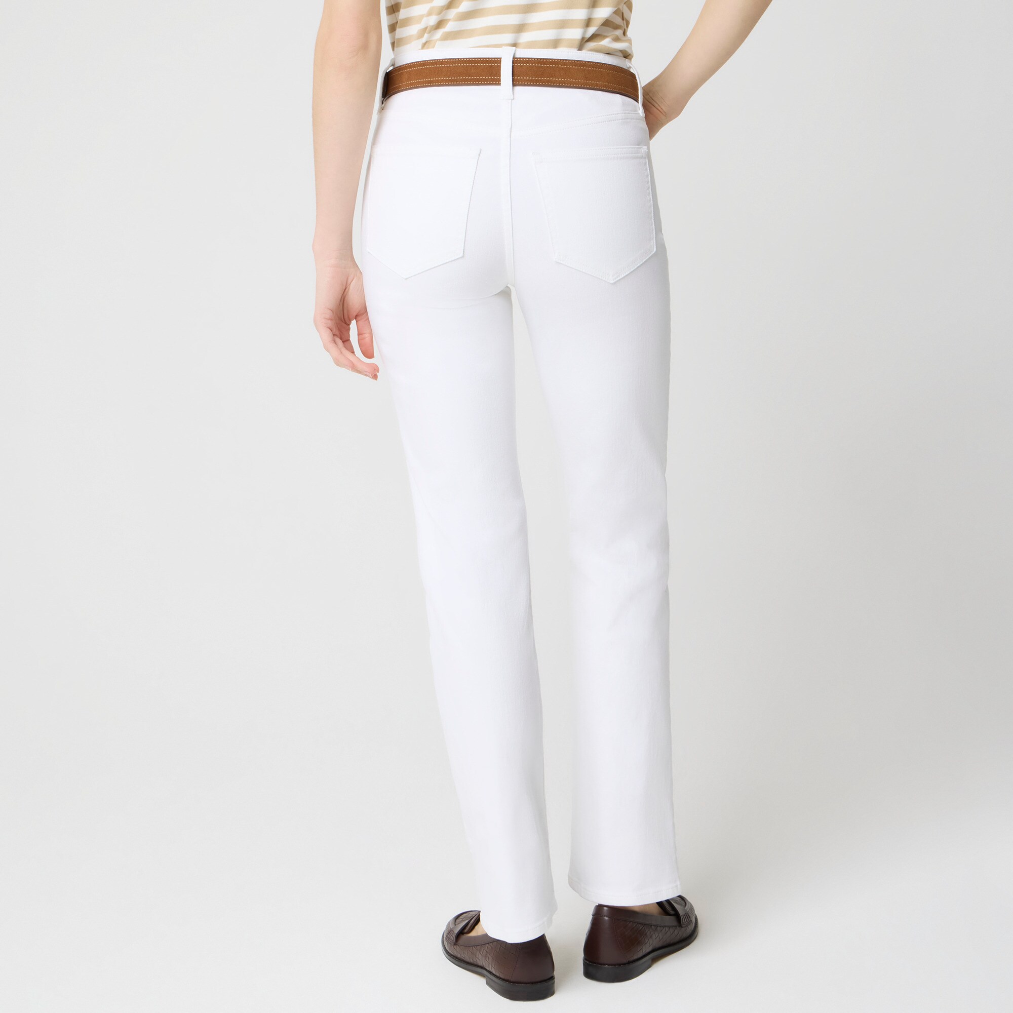 Mid-rise straight jean in all-day stretch