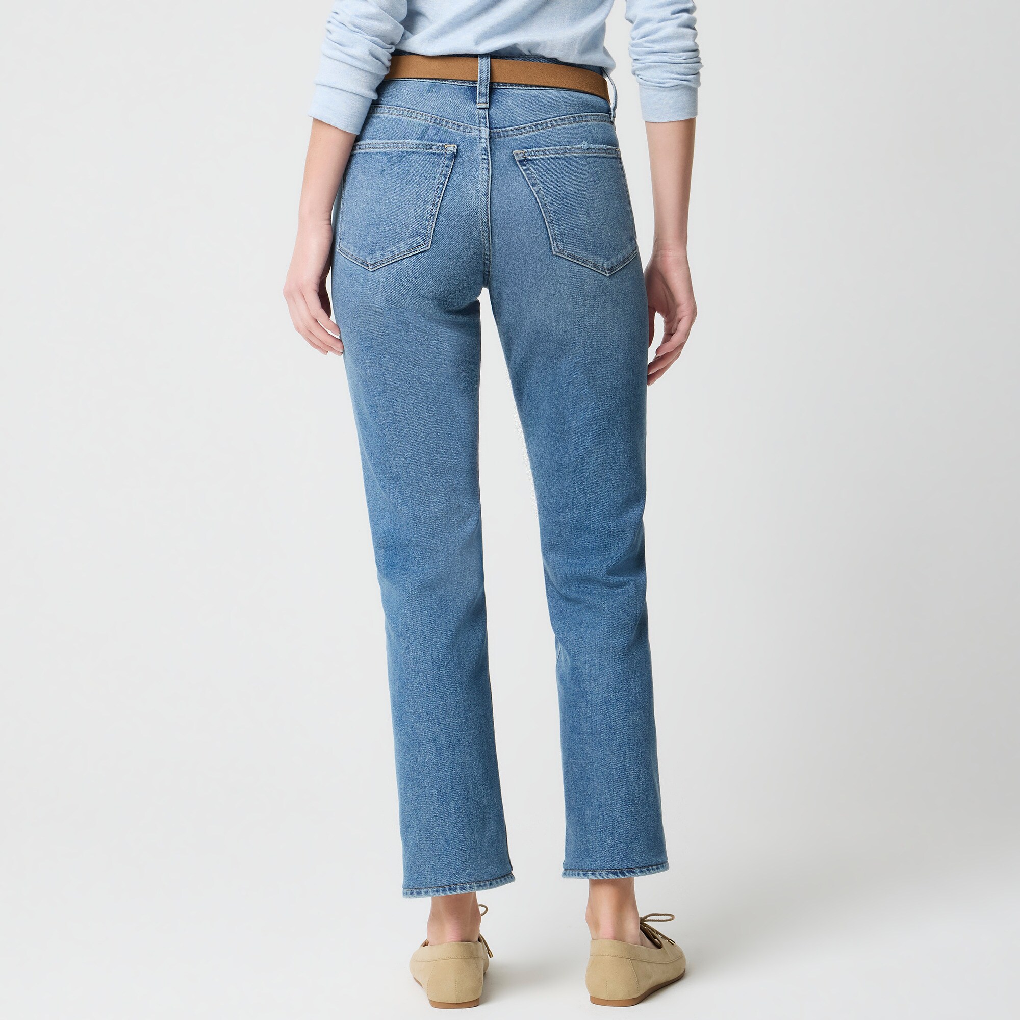 Mid-rise straight jean in all-day stretch