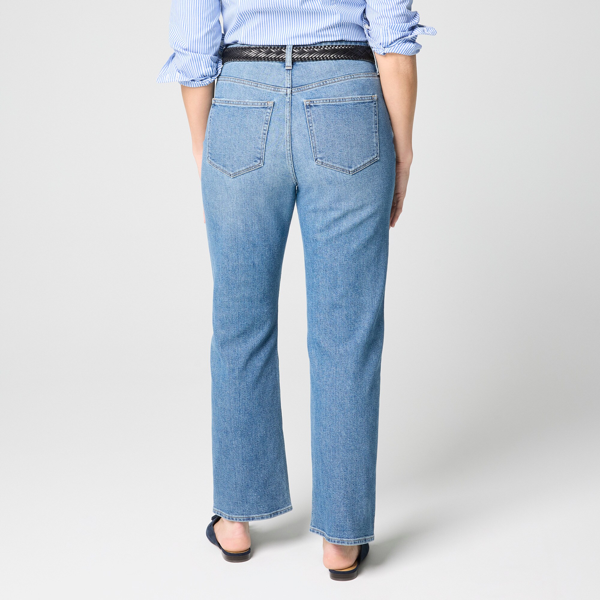Curvy mid-rise straight jean in all-day stretch