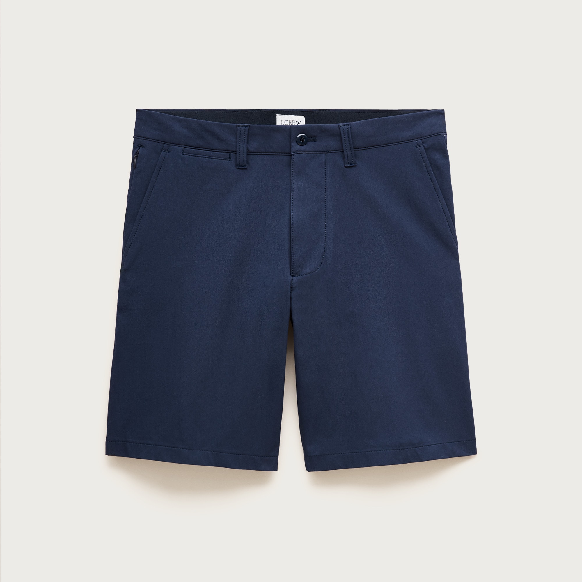 9" tech short