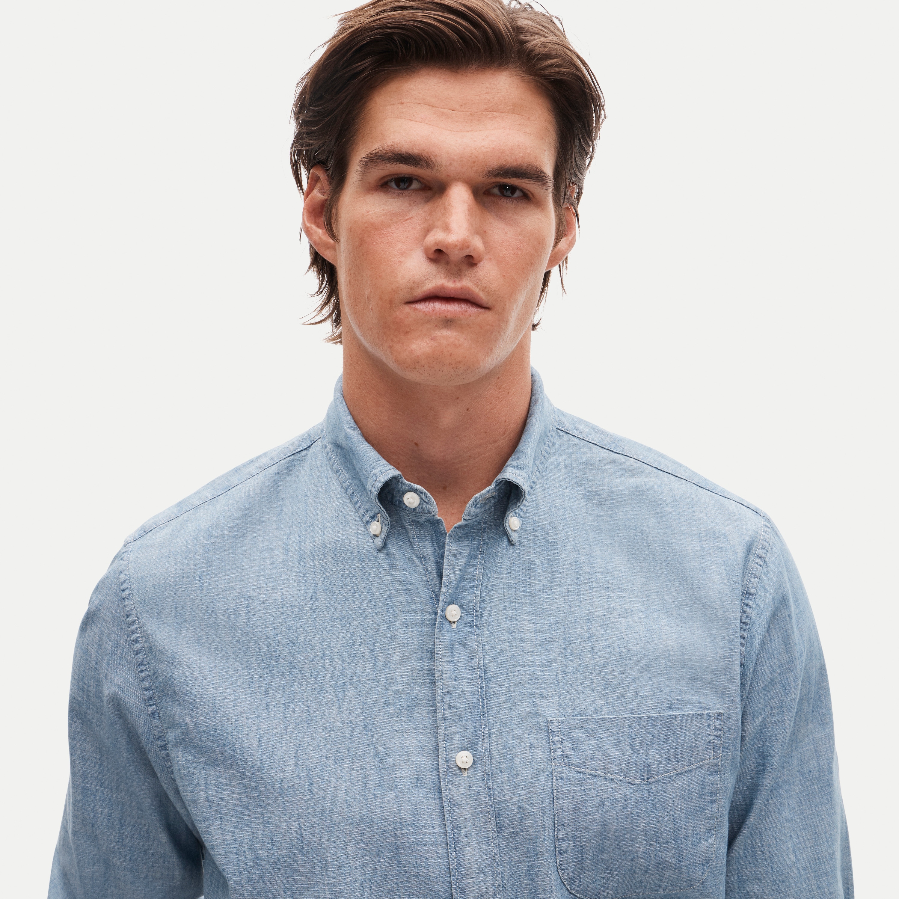 Organic cotton chambray shirt in light wash - thumbnail 2