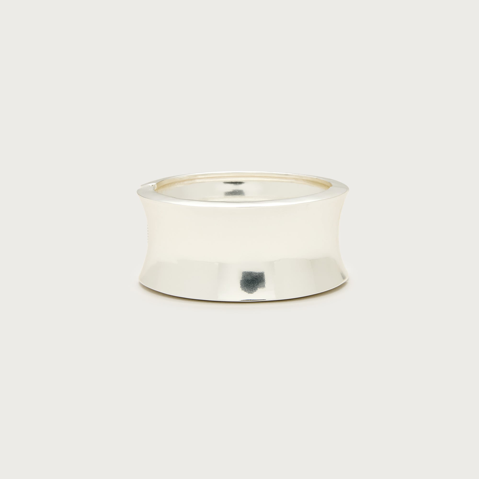 Oversized metallic hinge bracelet