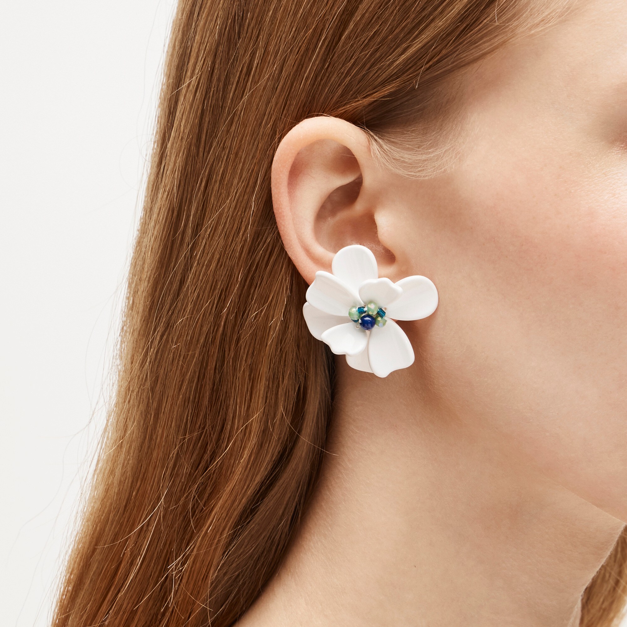  Beaded flower stud earrings