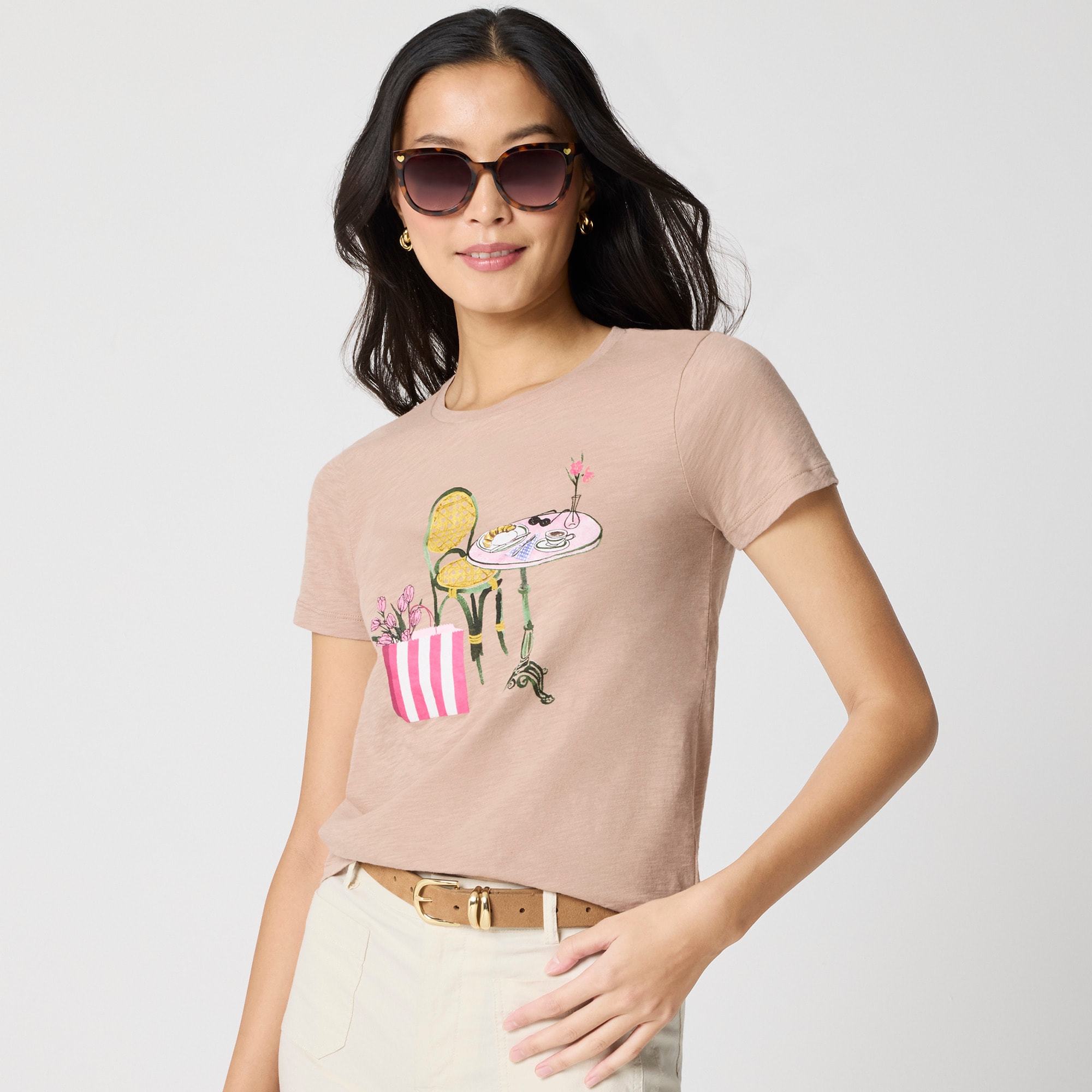 womens Caf&eacute; graphic tee