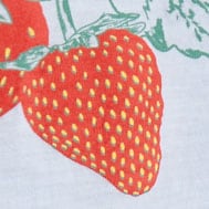 Strawberry farm graphic tee STRAWBERRY MARKET