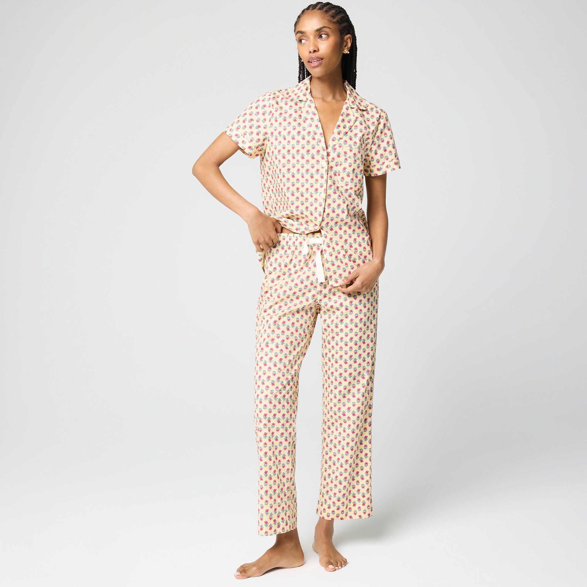  Short-sleeve printed top and pants pajama set